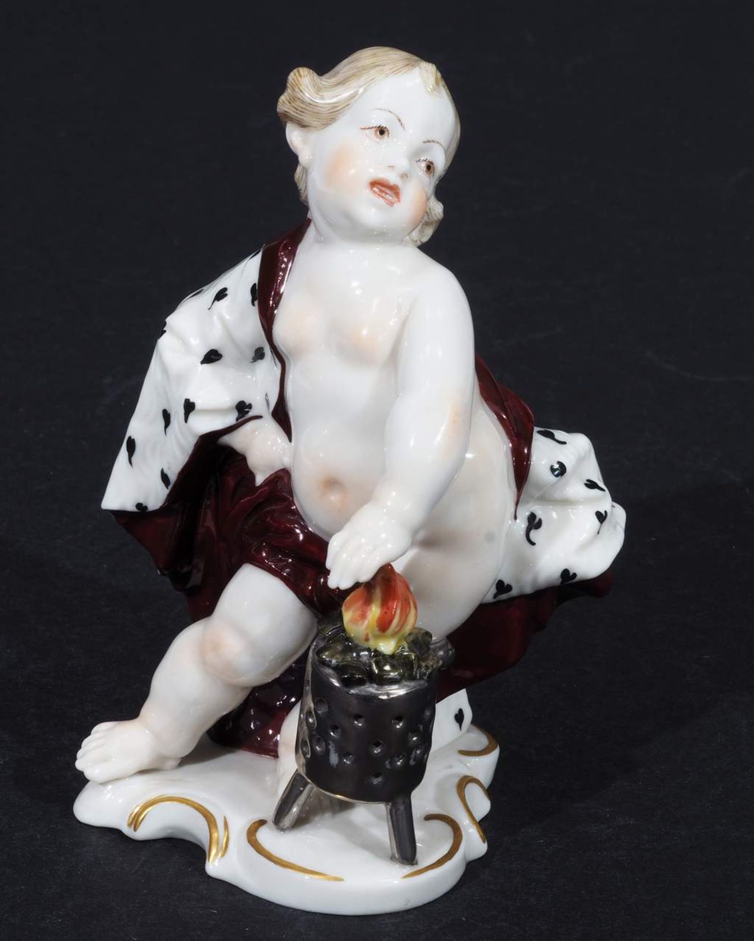 Jahreszeiten-Figur "Putto als Allegorie auf den Winter". NYMPHENBURG, 20. Jahrhundert. Modell Fra - Image 2 of 7