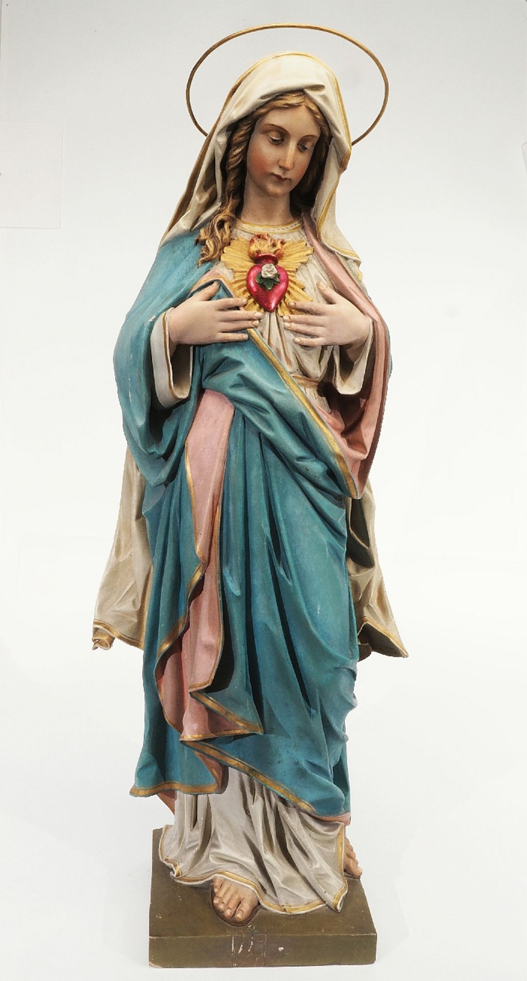 Unbekannter Bildschnitzer, um 1900 im Nazarena-Stil. "Maria mit dem entflammten Herzen". Holz, m