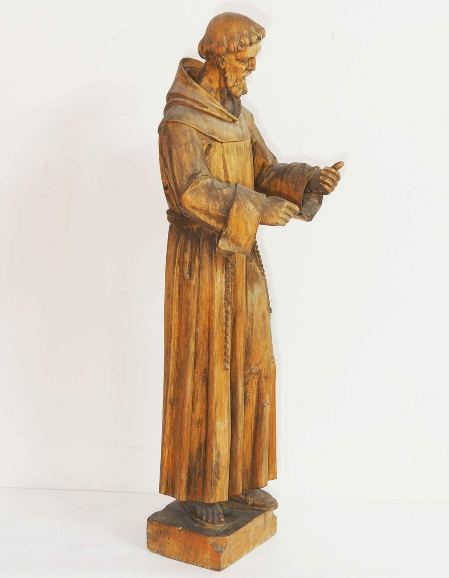 Heiliger Antonius von Padua. Süddeutschland, 19. Jahrhundert. Lindenholz geschnitzt, braun gewachs - Image 3 of 7