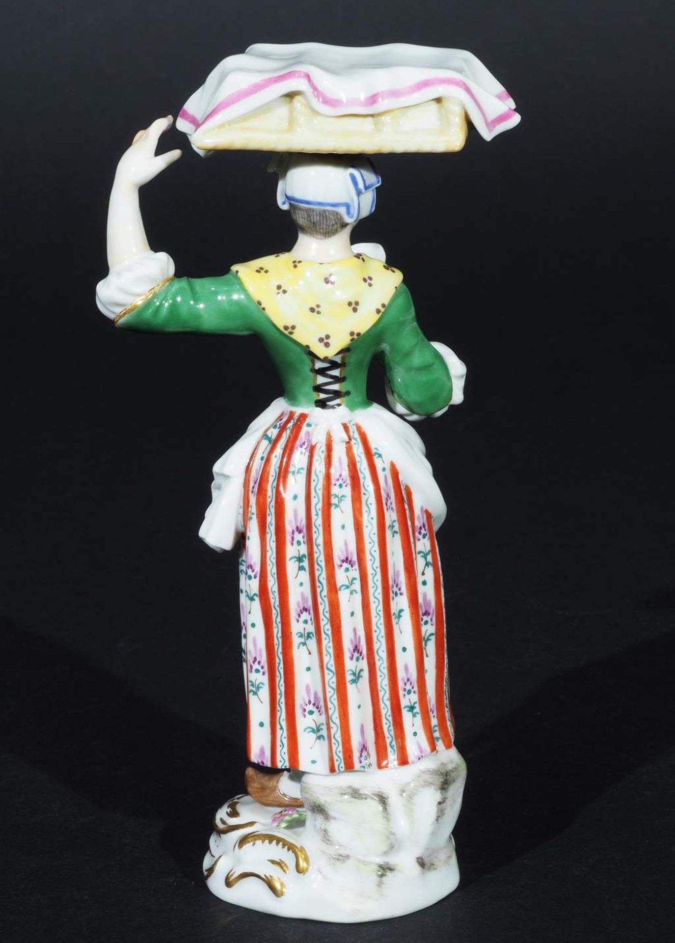 Pariser Ausrufer "Muschelverkäuferin". MEISSEN, nach 1954, 1. Wahl. Modell Nr. 60231. Modell von - Image 4 of 7