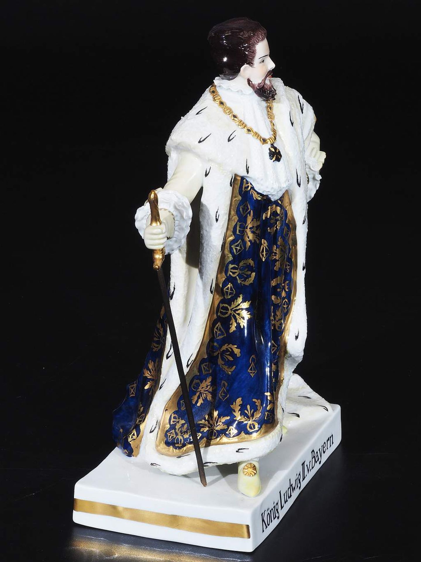 König Ludwig II. von Bayern. SITZENDORFER Porzellanmanufaktur/Thüringen. Modellnummer 2428/0. P - Image 5 of 7