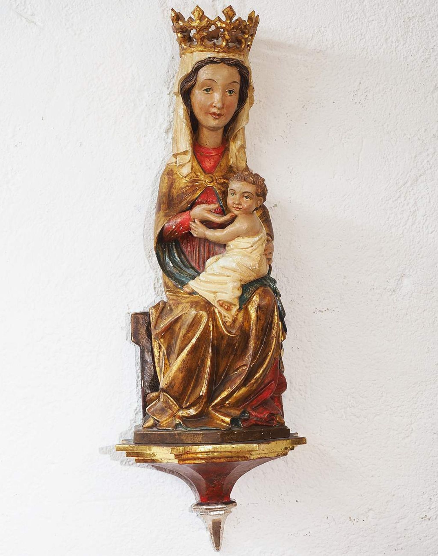 Bekrönte Madonna mit Kind auf Wandsockel, verso gehöhlt. Holzschnitzer Vitus Bergler, 1911 - 1 - Image 2 of 7