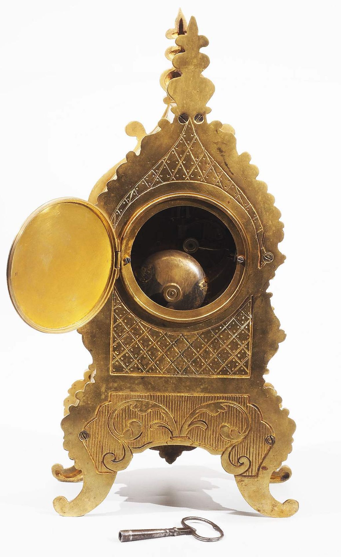 Französische Kaminuhr, Ende 19. Jahrhundert. Antikisierendes Bronzeghäuse, schauseits Wappen m - Bild 5 aus 6