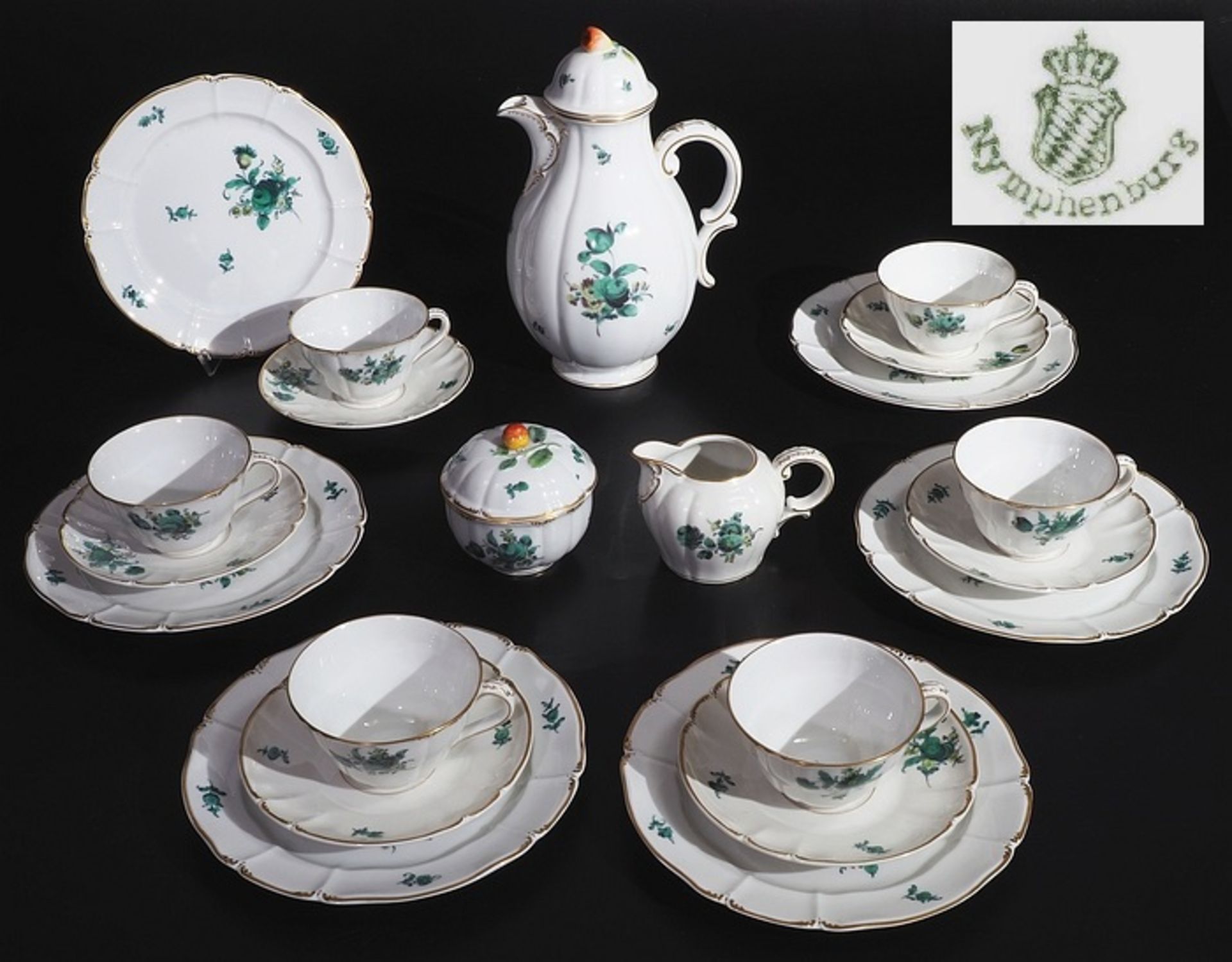 Kaffeeservice für sechs Personen. NYMPHENBURG um 1900. Form "Rokoko", Dekor 1713. Florale Camaie