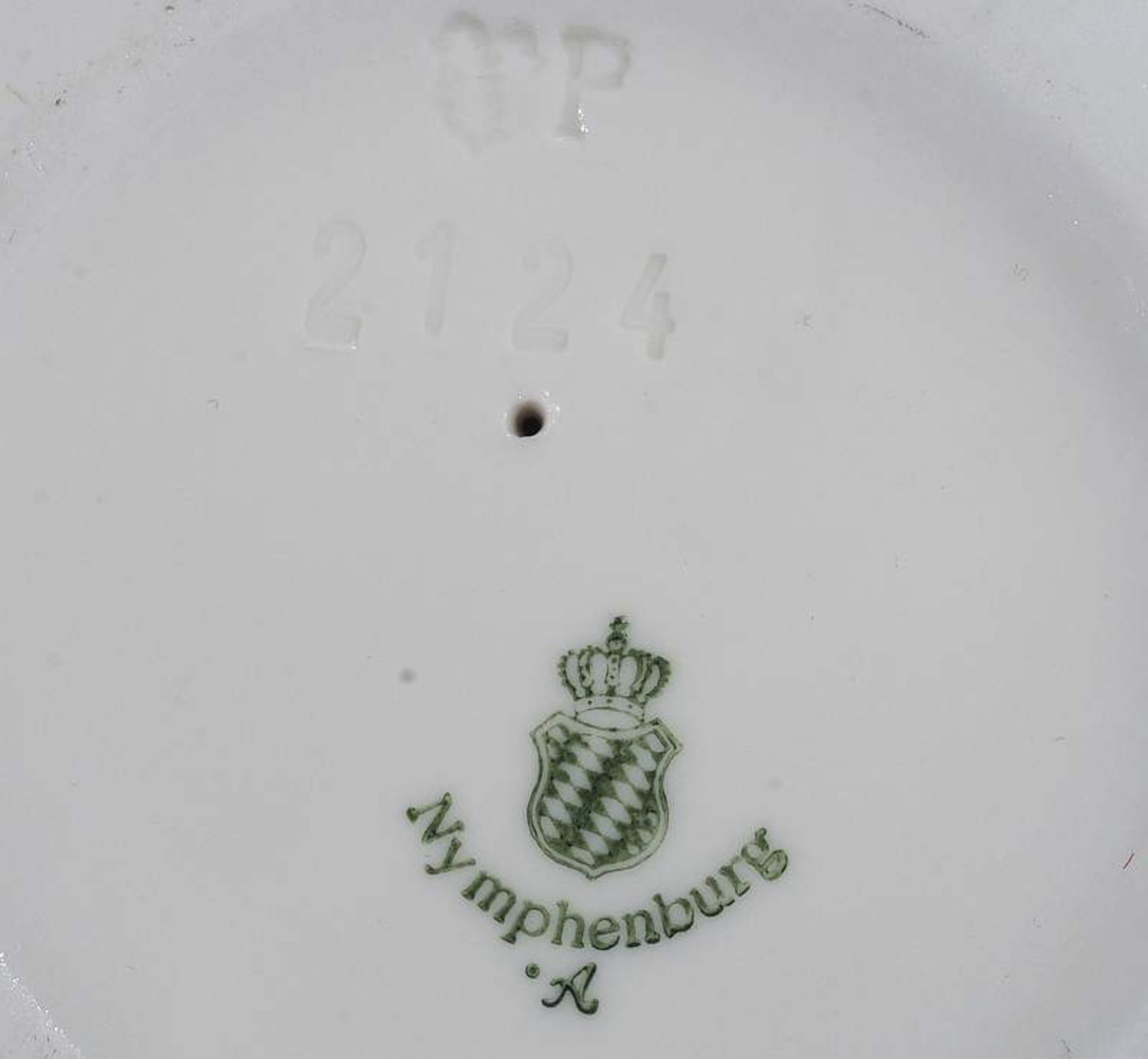 Putto mit bayerischem Wappen. NYMPHENBURG, Marke 1976 - 1997, Modellnummer 2124, Modell Entwurf - Image 6 of 6