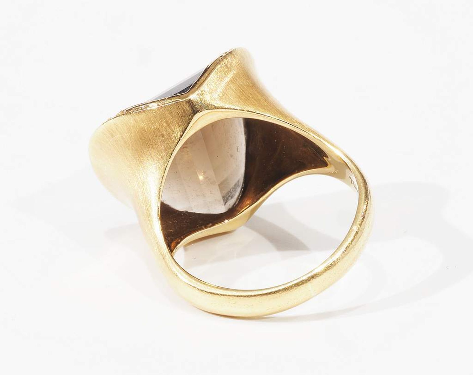 Ring Rauchtopas mit Diamanten. 750er Gelbgold, mittig in gewölbter Ringschiene Rauchtopas im P - Image 6 of 7