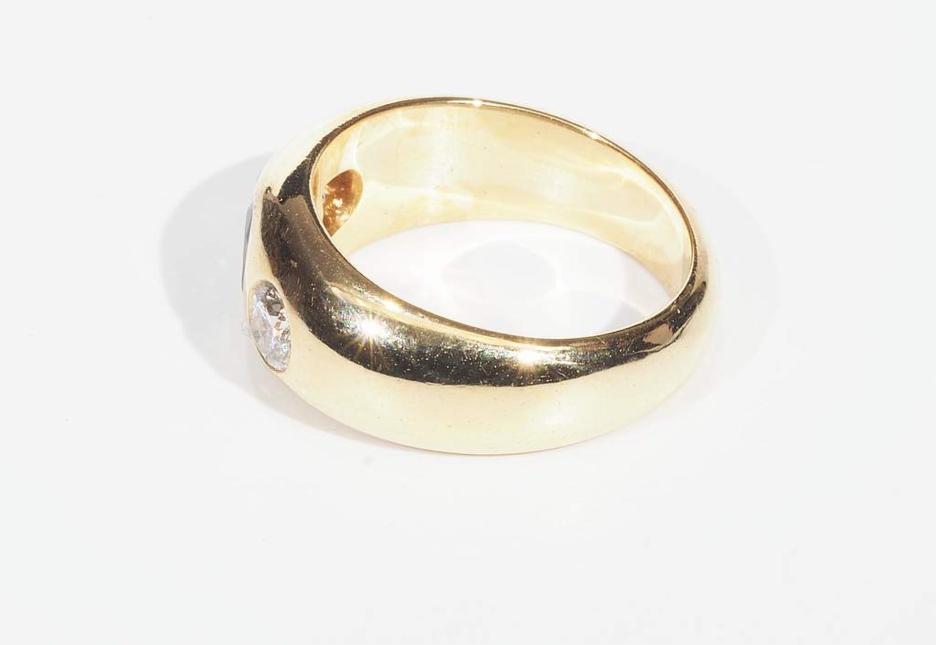 Bandring, 750er Gelbgold, besetzt mit zwei Brillanten von ca. 0,60 ct. G-H/vs-si, mittig besetzt m - Image 5 of 7