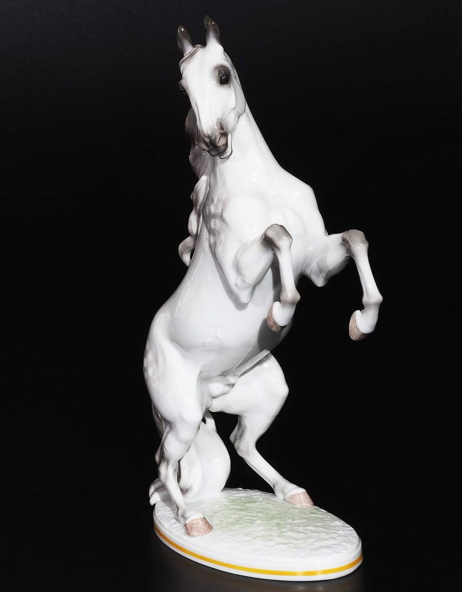 Steigendes Pferd/ Schimmel. ALLACH. Entwurf Roehring Adolf. Modell Nr. 95. Dezent farbig glasiert - Bild 4 aus 8