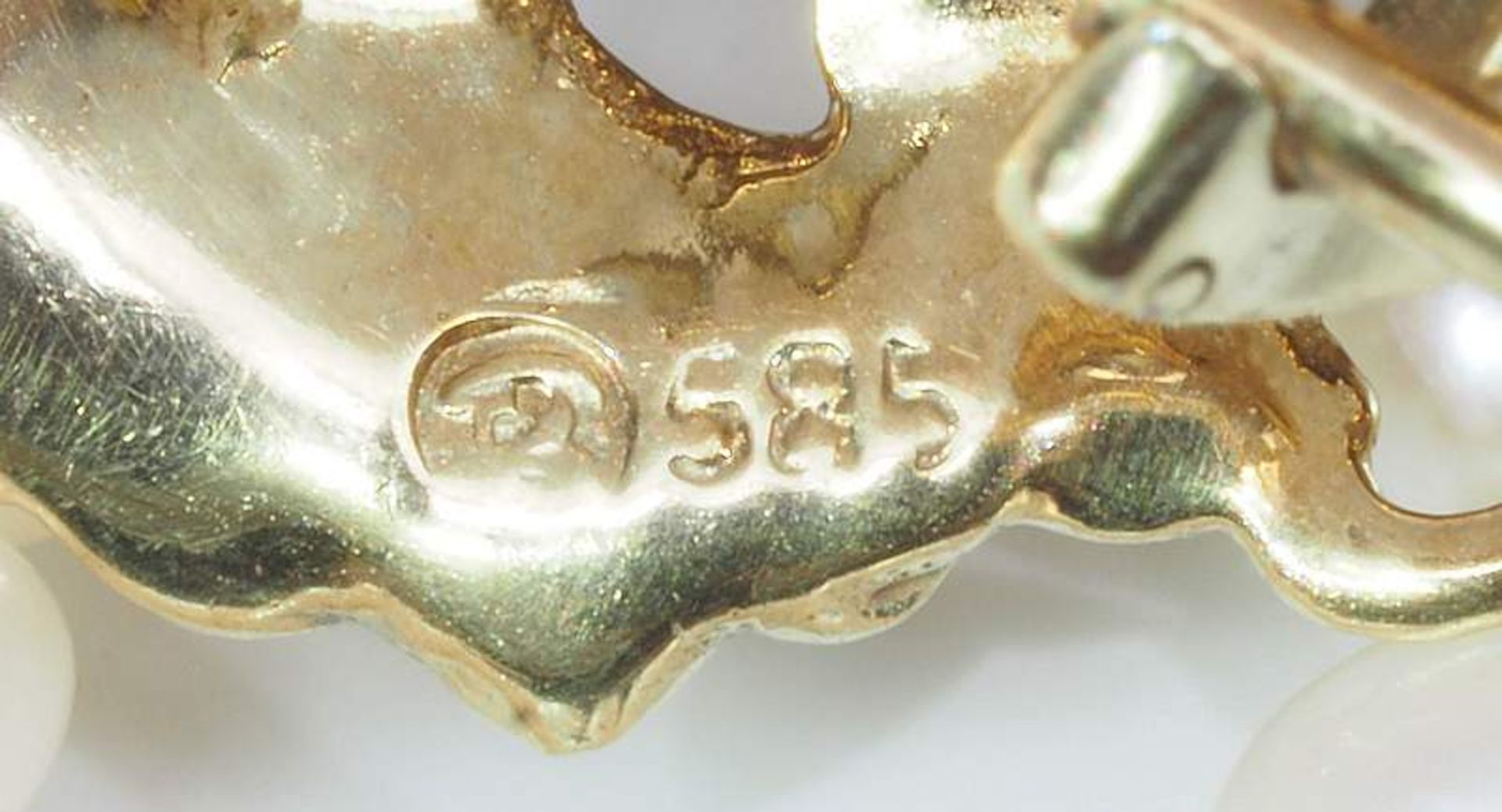 Zweireihige Süsswasser-Perlenkette mit Schmuckschließe, 585er Gelbgold, mit vier Brillanten von - Image 8 of 8