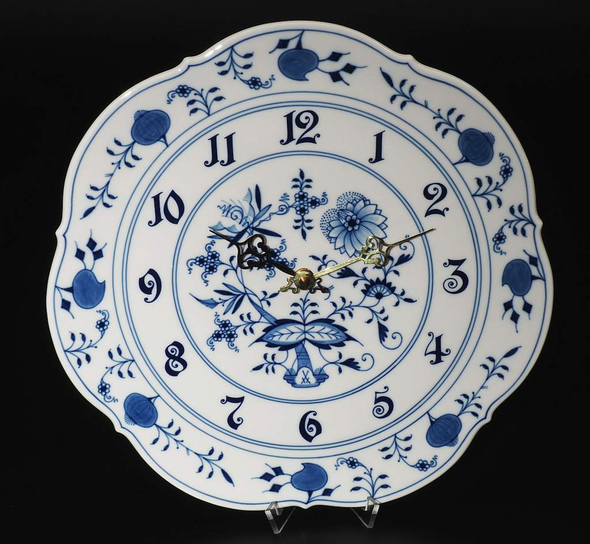 Montierte Uhr auf MEISSEN Teller, Marke 1934 - 1986 (ein Schleifstrich unter den Schwertern für un - Bild 2 aus 5