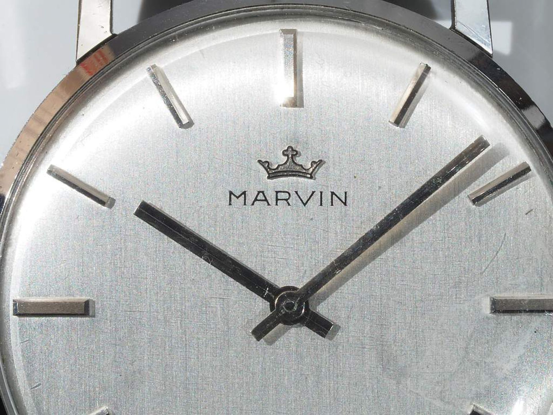 Herrenarmbanuhr MARVIN, Swiss Made. Handaufzug, Edelstahl, Ø Gehäuse ca 34 mm ohne Krone gerech - Bild 3 aus 7