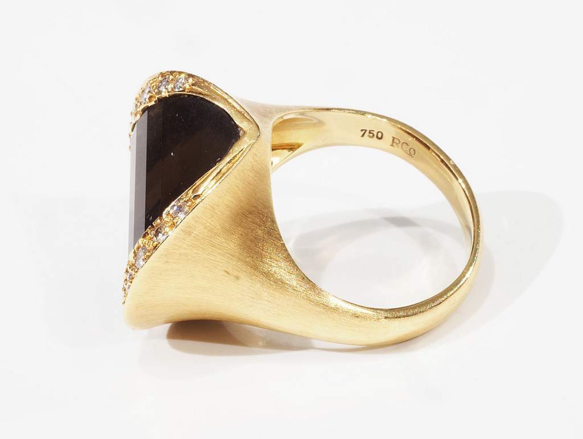 Ring Rauchtopas mit Diamanten. 750er Gelbgold, mittig in gewölbter Ringschiene Rauchtopas im P - Image 4 of 7