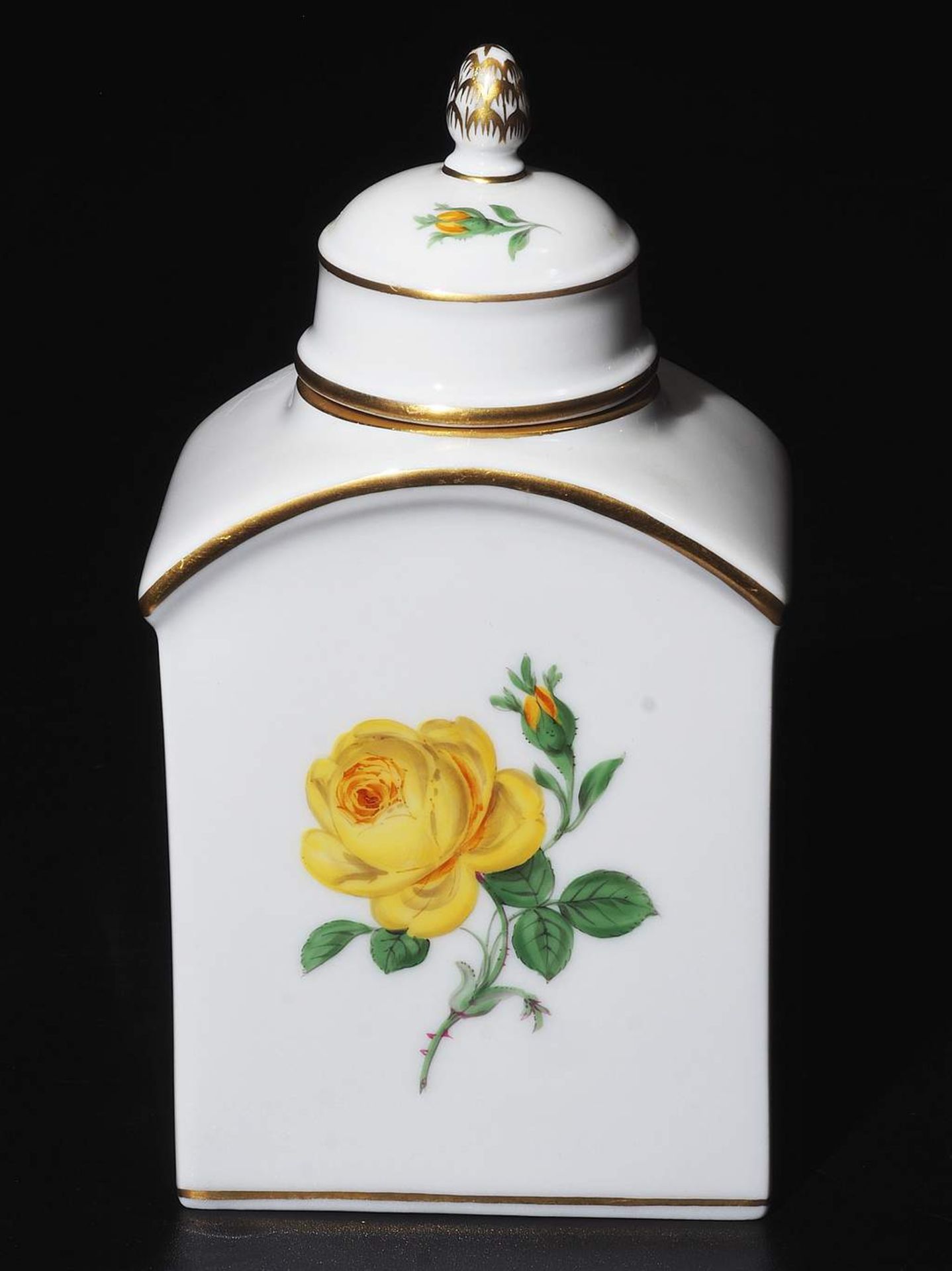 Teedose. MEISSEN, 1986, 2. Wahl. Dekor "Gelbe Rose" in Unterglasurbemalung mit Goldrändern. Recht - Bild 2 aus 6