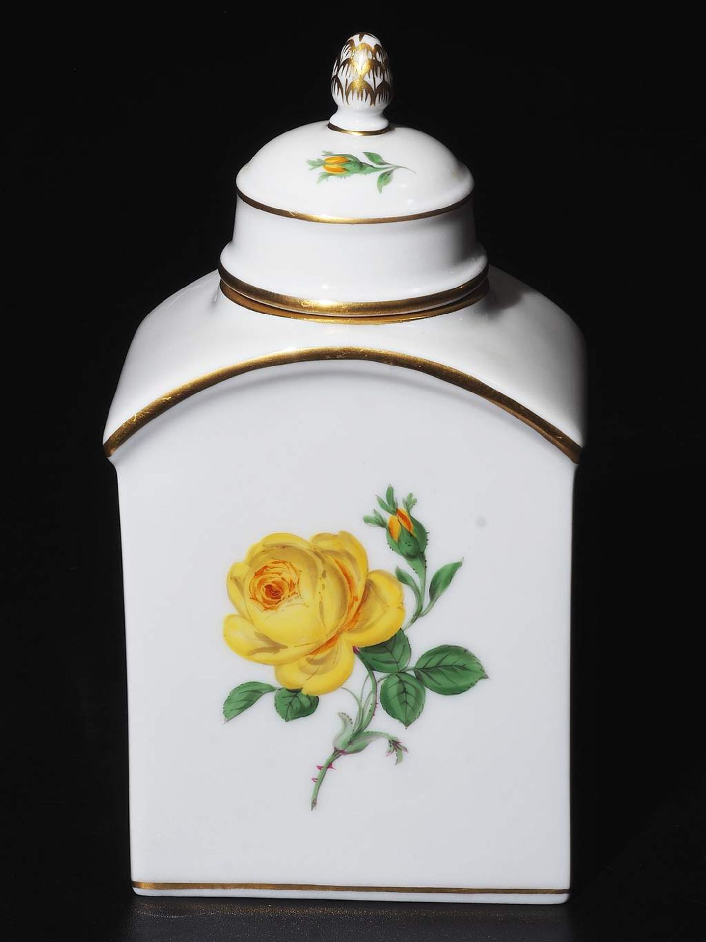 Teedose. MEISSEN, 1986, 2. Wahl. Dekor "Gelbe Rose" in Unterglasurbemalung mit Goldrändern. Recht - Image 2 of 6