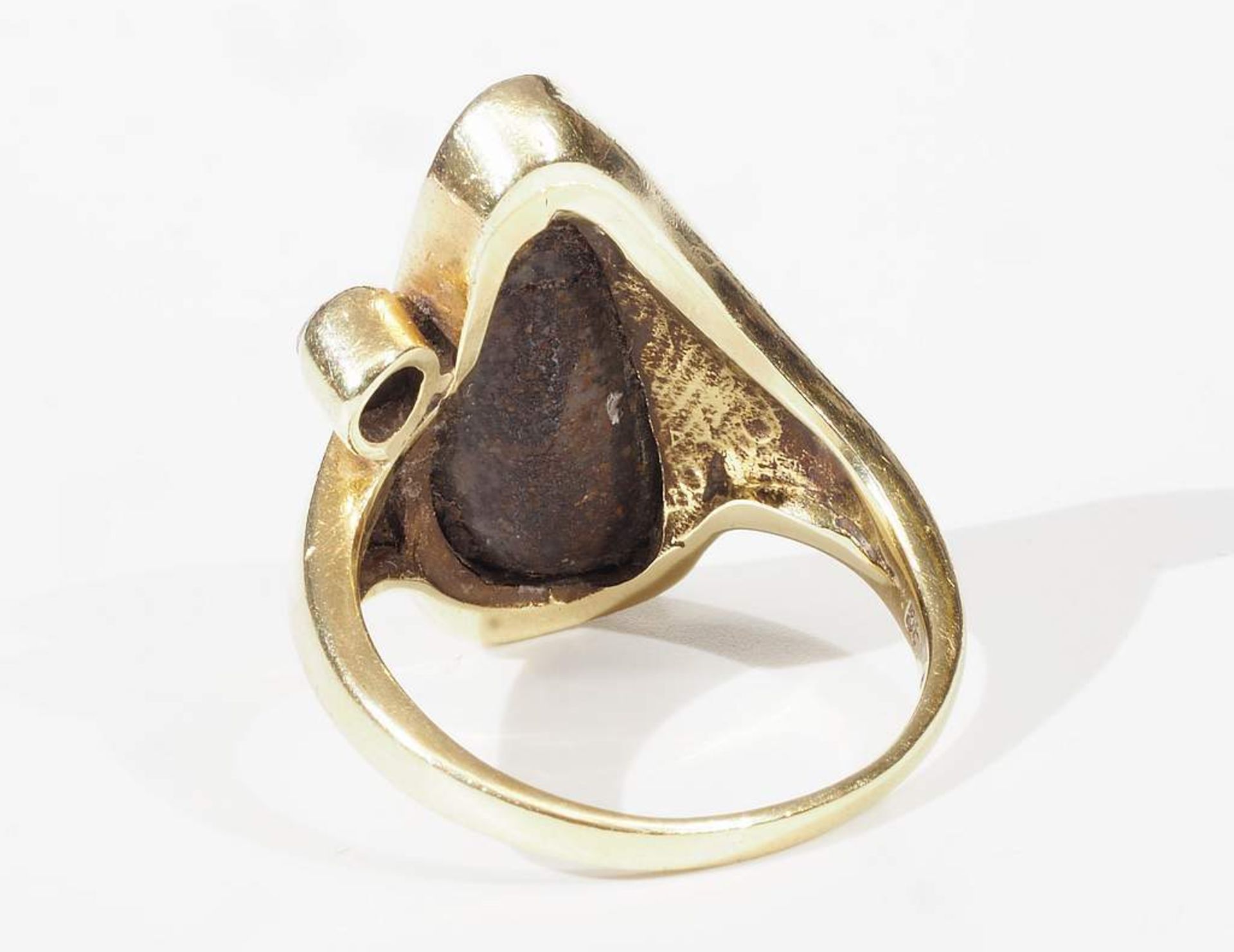 Ring mit Boulder-Opal und kleinem Brillant von 0,10 ct. H/vs. 585er Gelbgold, natürlicher Opal - Image 5 of 7