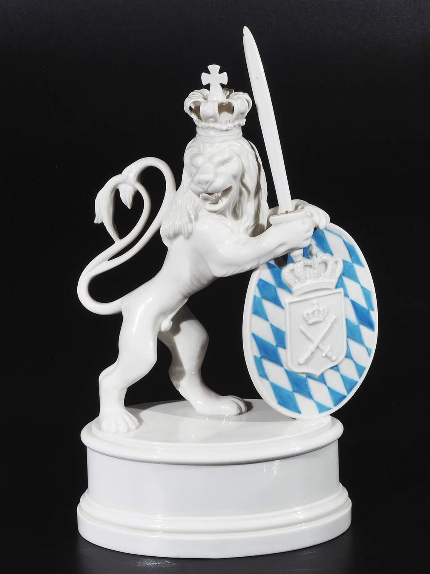 Königslöwe mit Krone und Schwert. NYMPEHNBURG, Marke 1976 - 1977, Modellnummer 2146. Modellent - Bild 2 aus 6