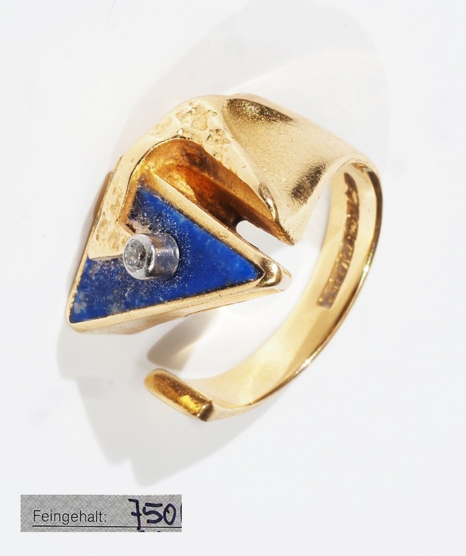 Designer Ring mit Lapis Lazuli und Diamant. 750er Gelbgold, innen gepunzt Lapponia mit Dreizack, Ja