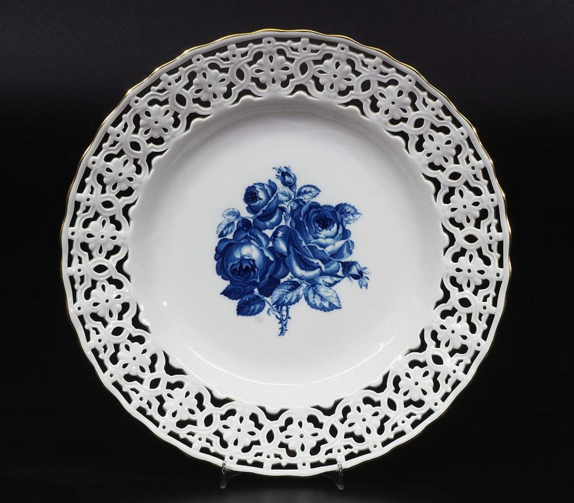 Zierschale, leicht gemuldet. MEISSEN 1980, 1. Wahl. Dekor 'blaue Rose". - Image 2 of 5