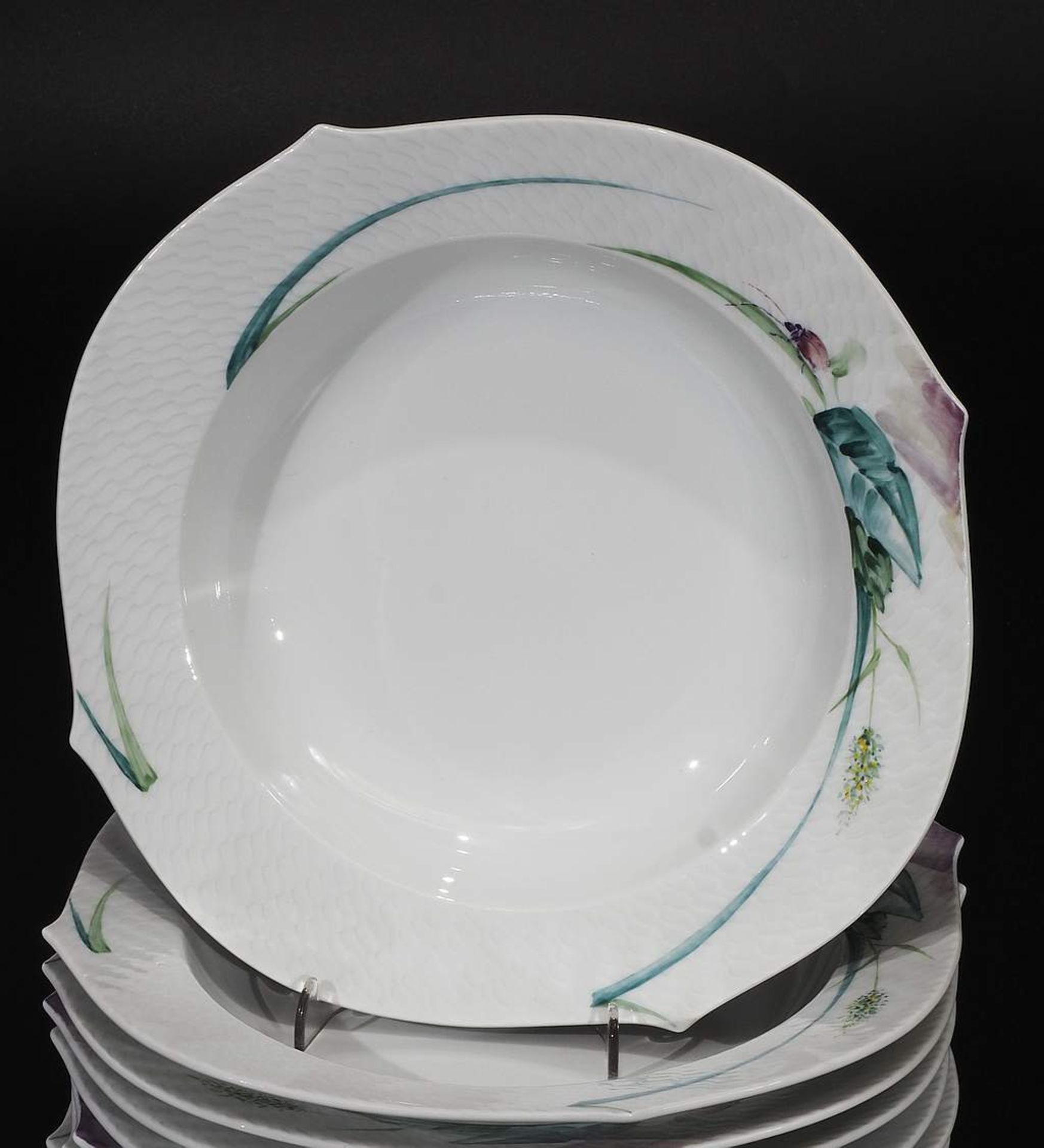 MEISSEN Speiseservice, "Wellenspiel", Dekor '"Waldflora mit Insekten". - Image 6 of 10