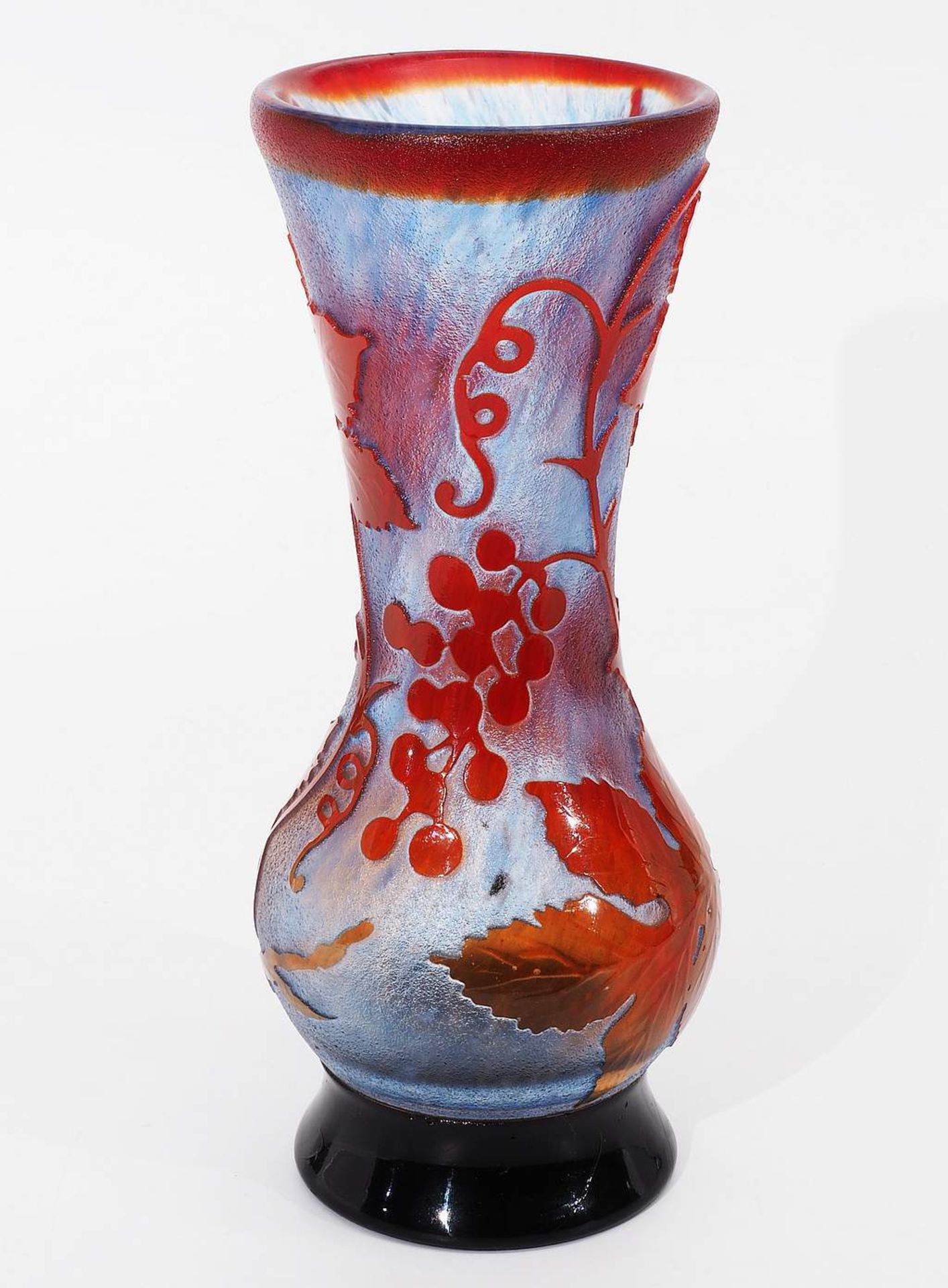 Jugendstil Vase mit erhabenem Weinlaubdekor - Image 4 of 7