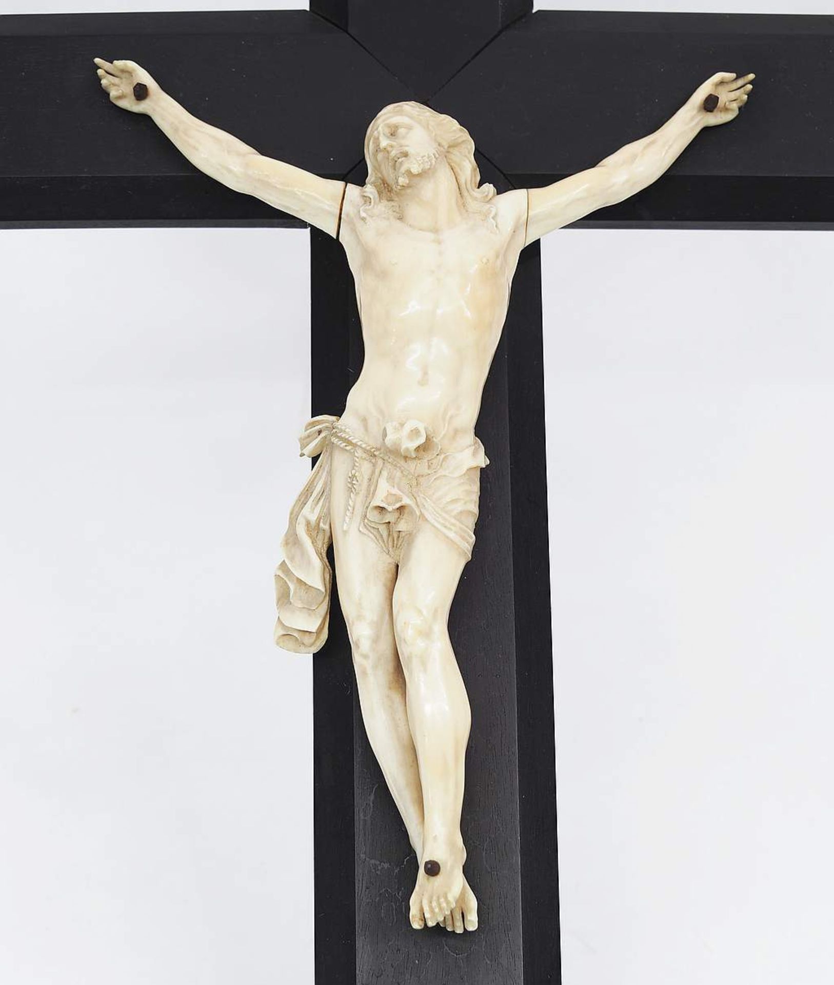 Holzkreuz mit Korpus Christi aus Elfenbein. - Image 3 of 6