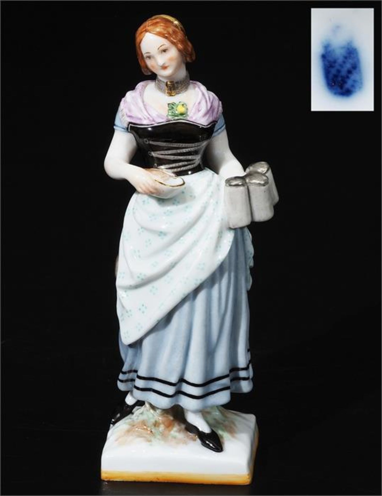 Seltene Figur "Münchner Kellnerin", NYMPHENBURG um 1850.