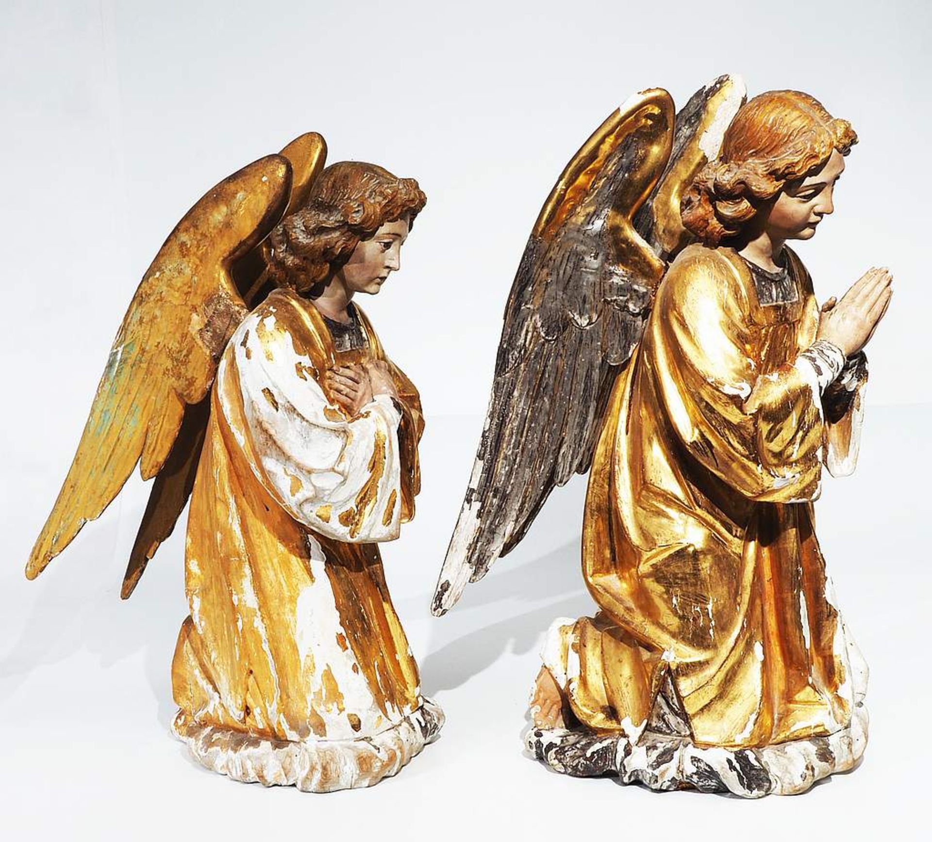 Zwei geflügelte Engel, jeweils knieend. - Image 5 of 6