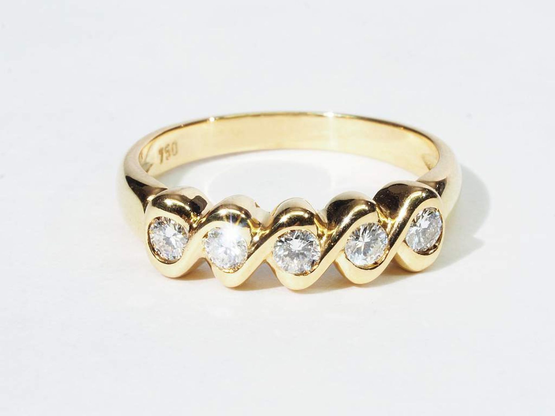 Ring mit Brillanten, 750er Gelbgold gestempelt. - Image 3 of 7