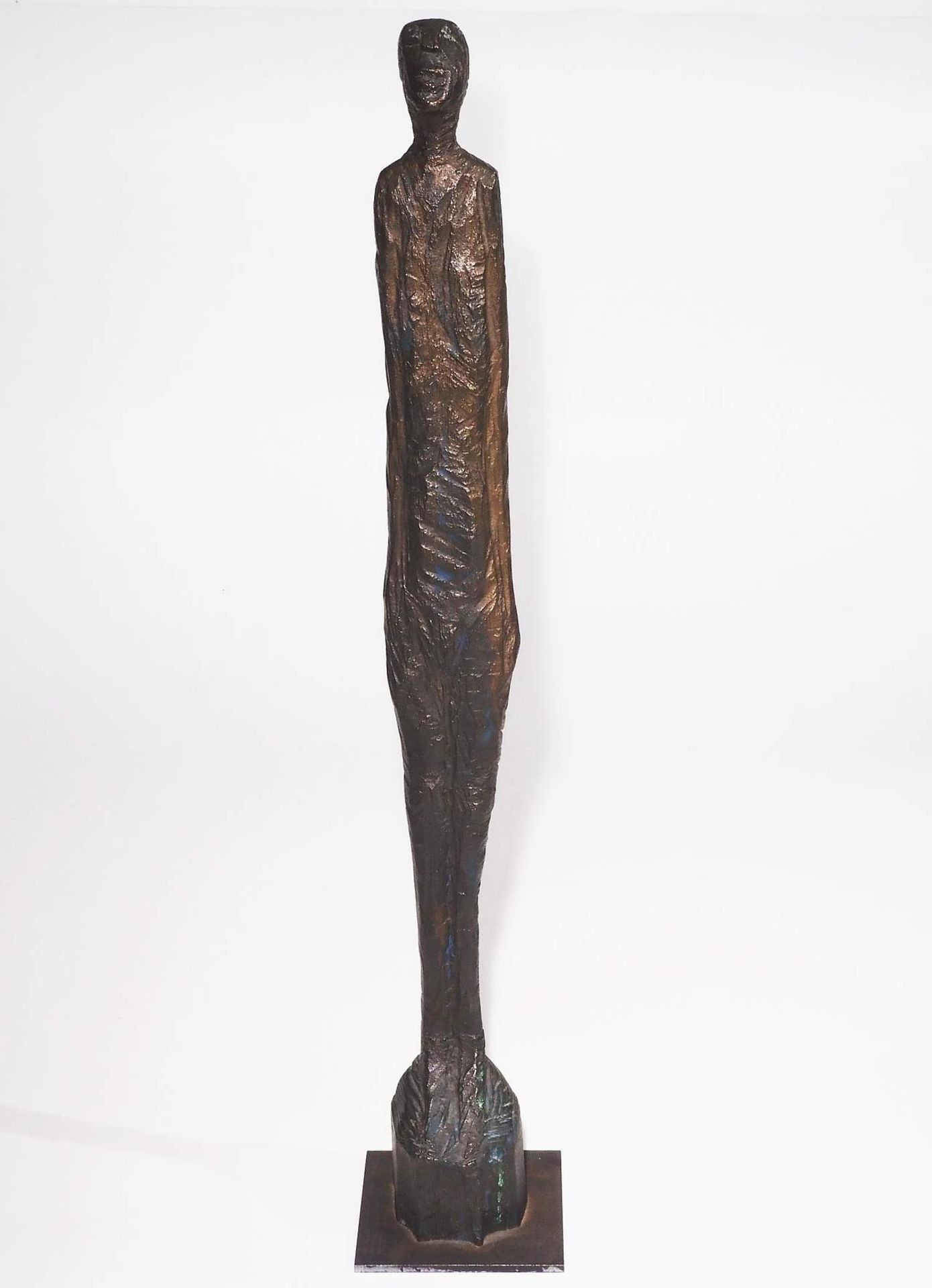 Skulptur ""Stehender Mann", Bronze, limitiert 88/100, monogrammiert "WS". - Image 2 of 9