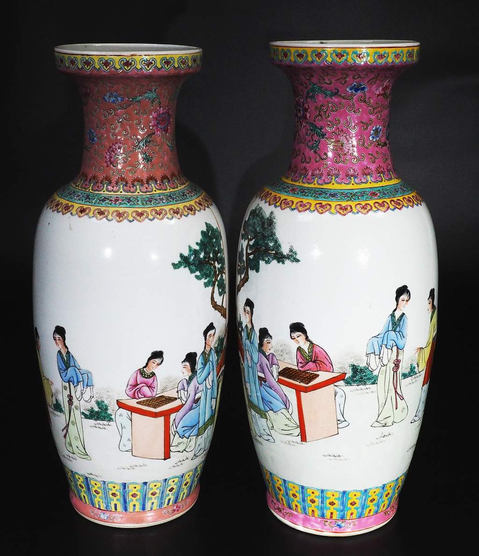 Paar kleine Palastvasen im Stil der Famille Rosé-Vasen - Bild 3 aus 7