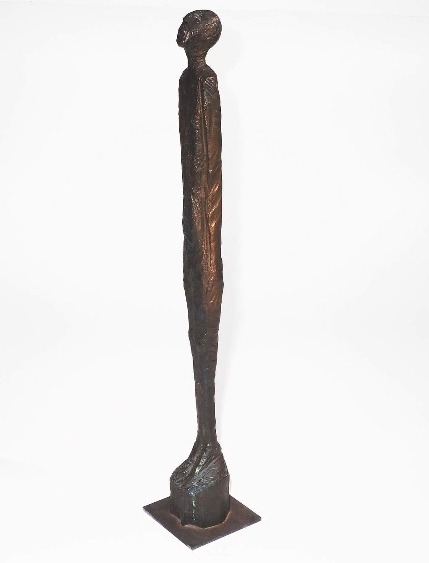 Skulptur ""Stehender Mann", Bronze, limitiert 88/100, monogrammiert "WS". - Image 3 of 9