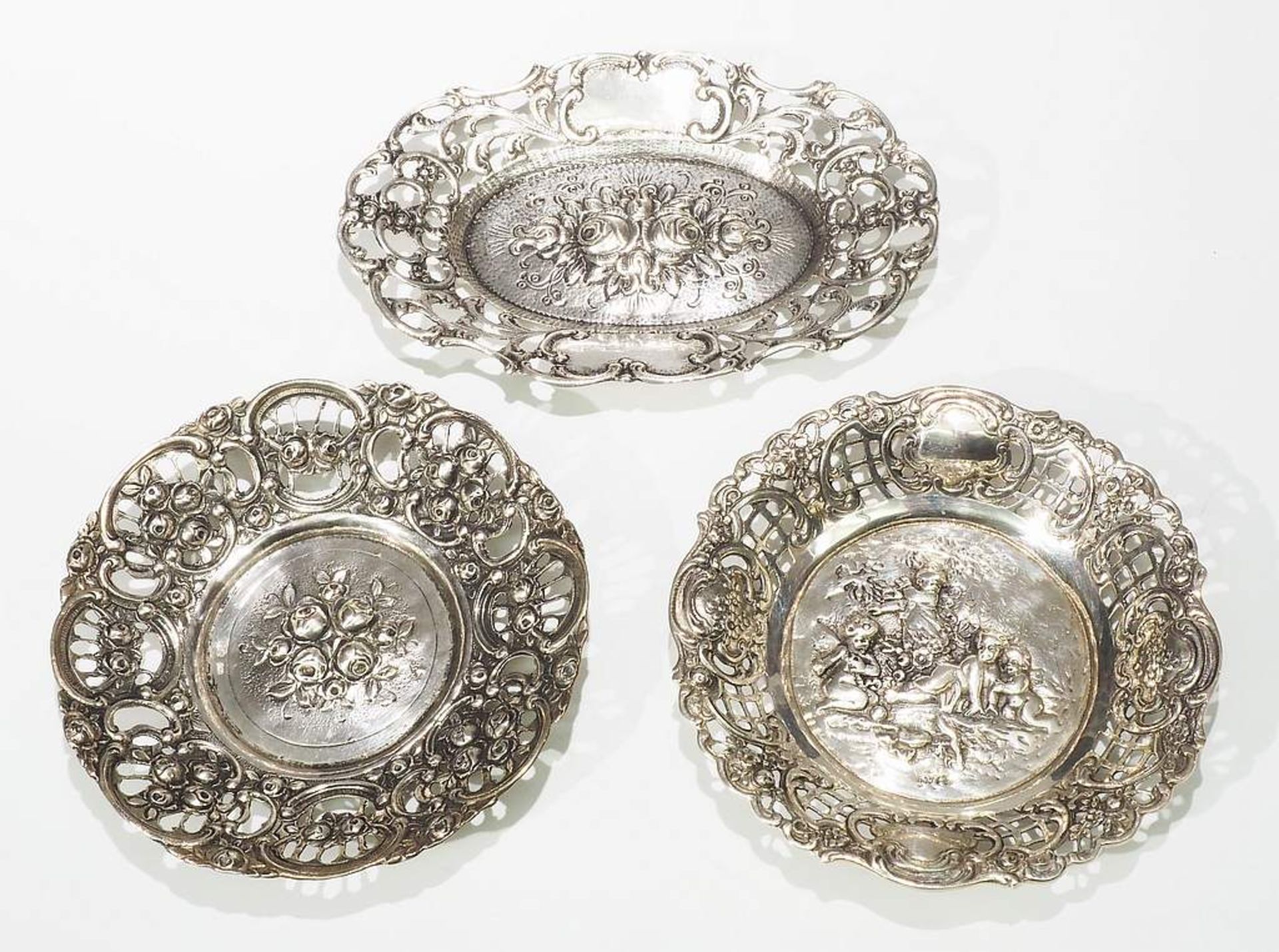 Set von drei Duchbruchschalen, Deutsch, 800er Silber. - Image 2 of 5