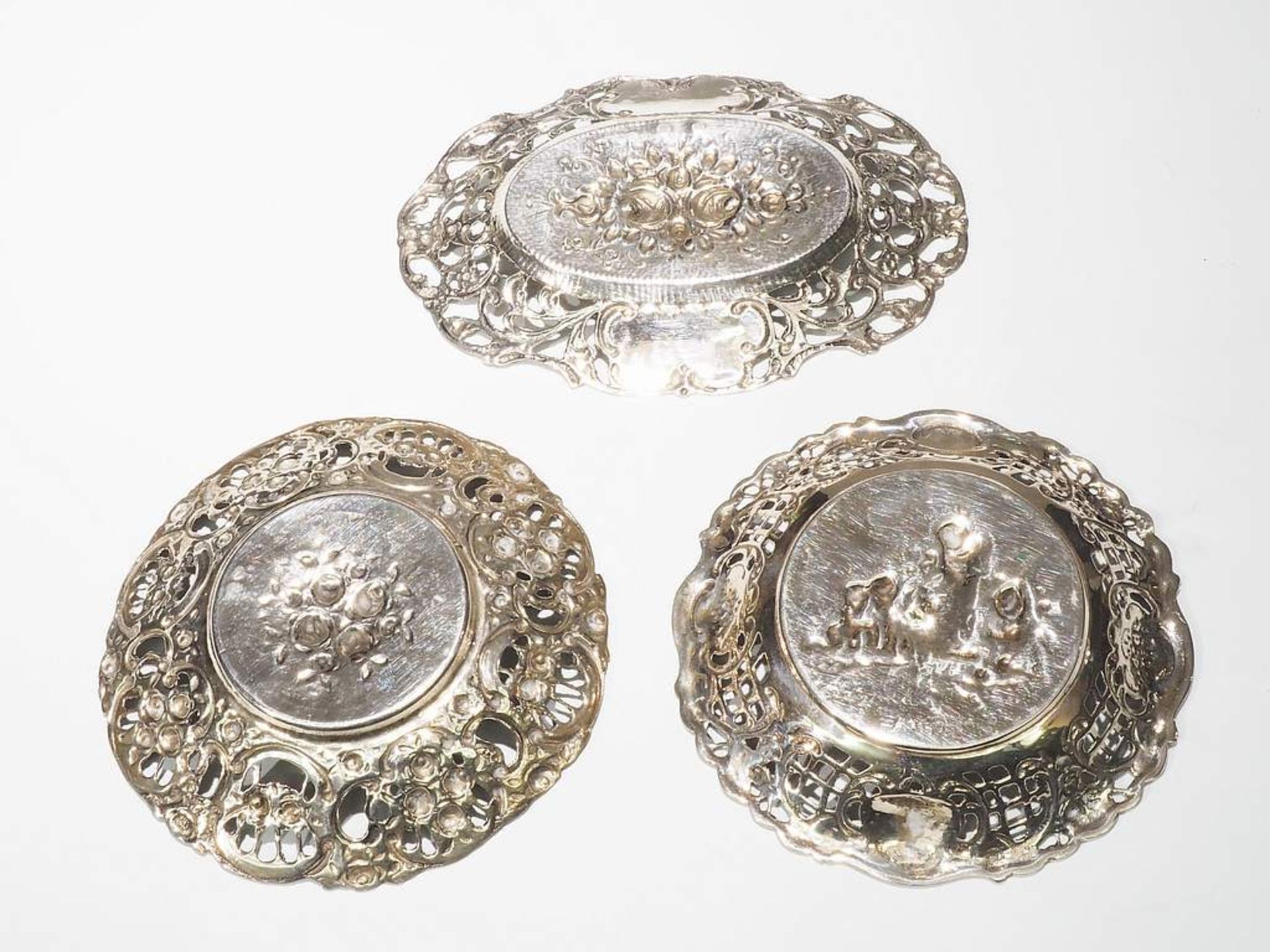 Set von drei Duchbruchschalen, Deutsch, 800er Silber. - Image 3 of 5