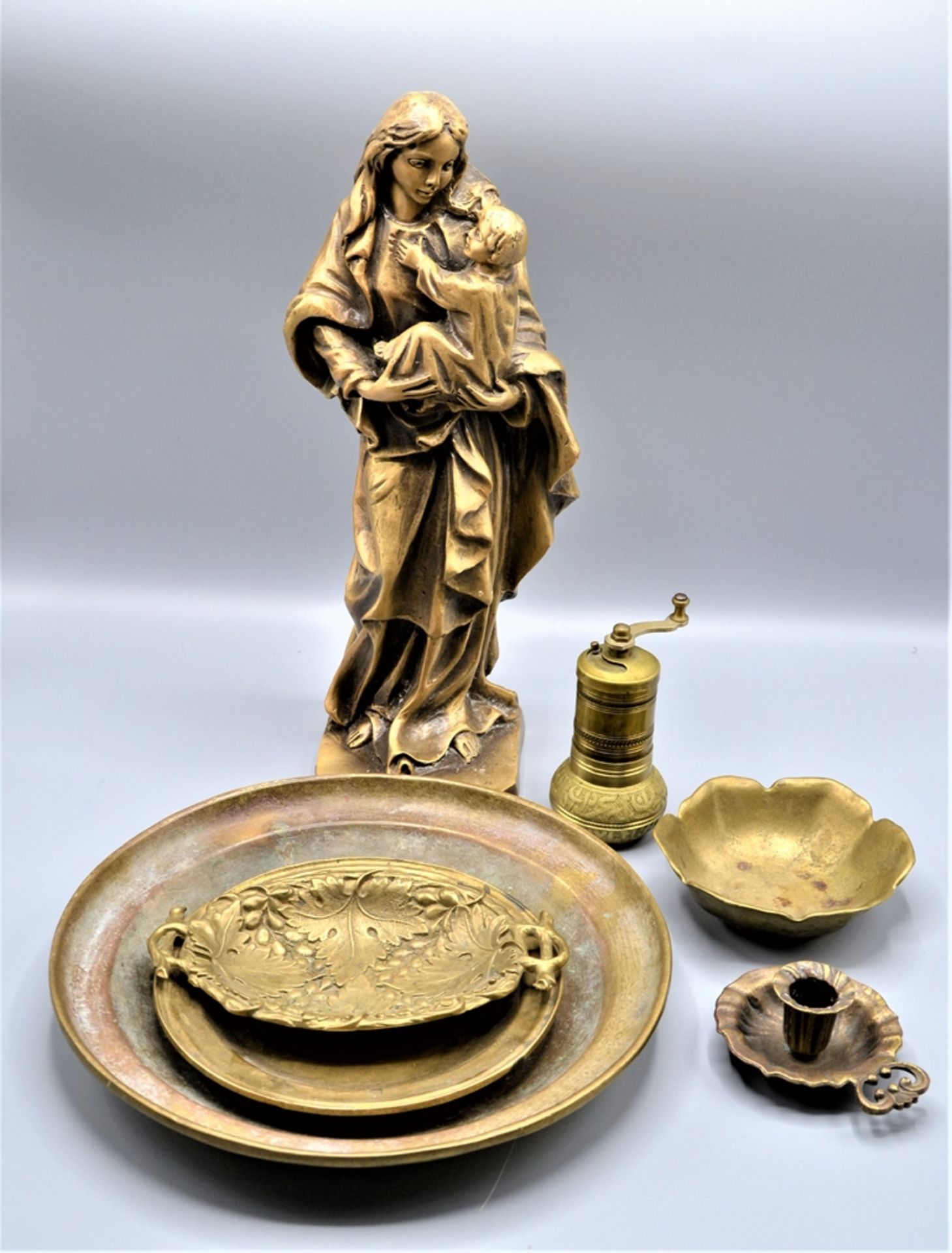Konvolut Messing Bronze 7-teilig darunter auch eine Madonna ca. 6,2kg