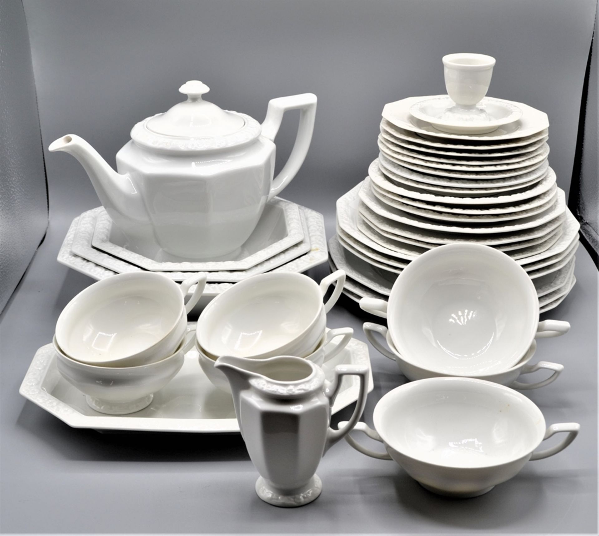 Rosenthal Maria Porzellan Service 1 Kanne, 4 Schalen, 3 Suppenteller, 3 Essteller, 3 Suppenschüssel