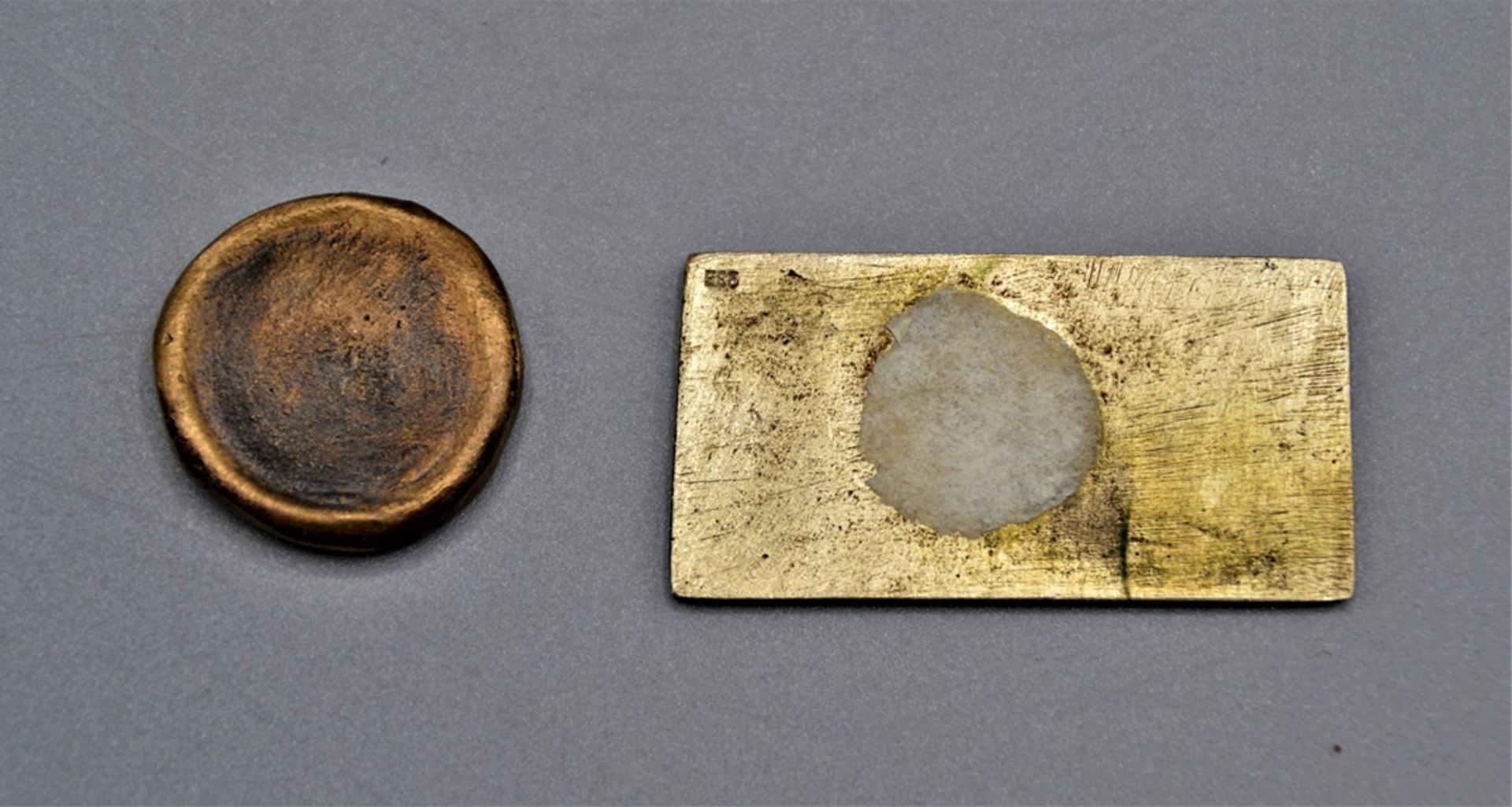 Konvolut 2 kleine Plaketten Silber 935 und Bronze, ca. 4,6x 2,4cm u. Ø 2,5cm - Image 2 of 2