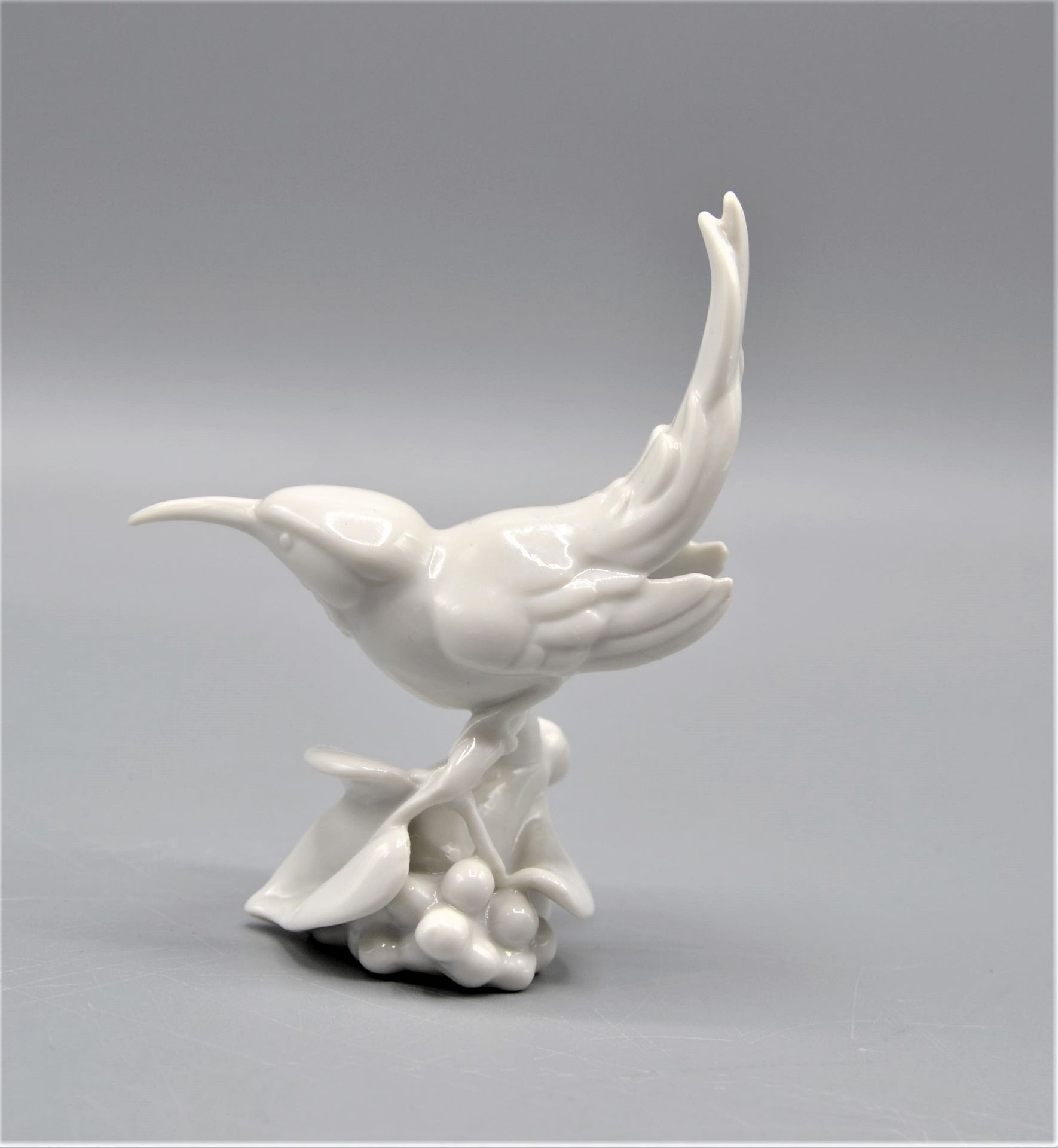 Porzellanfigur Rosenthal Selb Bavaria ,,Kolibri" Entwurf Grete Zschäbitz 1925 Modell Nr. 767, Ausfü - Image 2 of 3