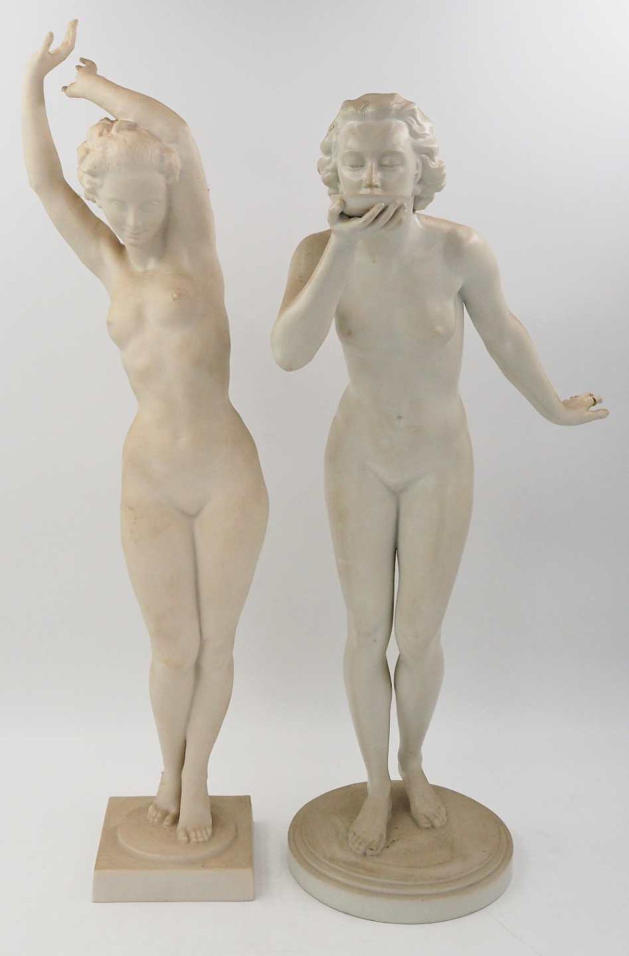 2 Figuren Biskuitporzellan u.a. HUTSCHENREUTHER/MÜLLER & Co. Volkstedt, "Weiblicher Akt",<b