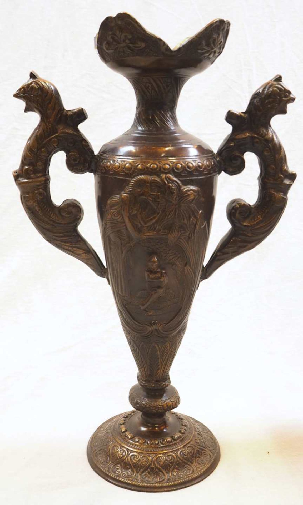 1 Henkelvase Metall z.T. messingfarben, wohl Anfang 20. Jh. im Stile des Historismus/Jugendstils - Bild 3 aus 7