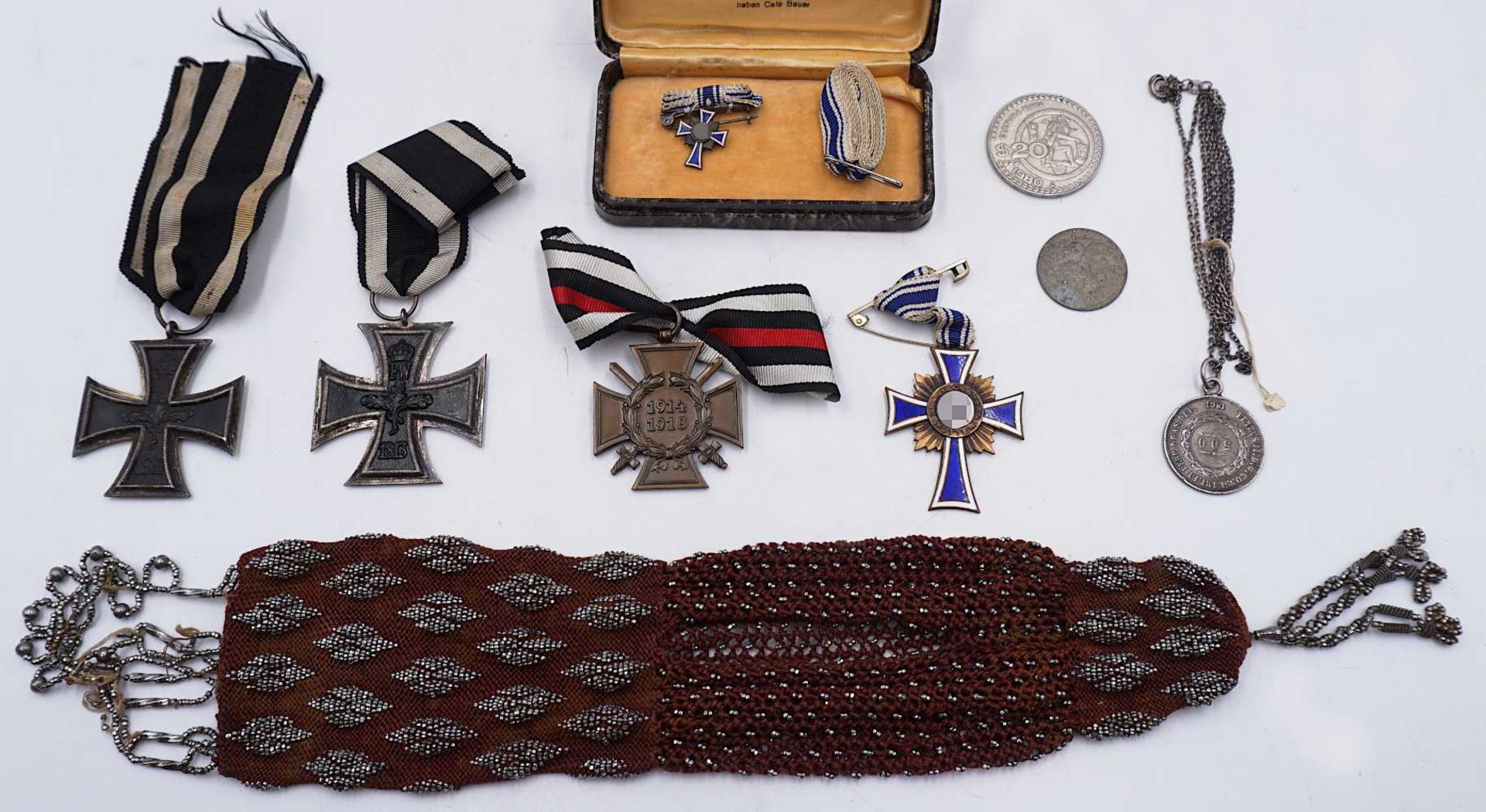 1 Konv. Orden 1./2. WK "Eisernes Kreuz 1813/1914", "Ehrenkreuz des Weltkrieges", "Mutt