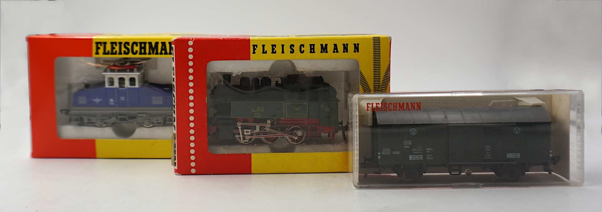 1 Konv. Modelleisenbahn FLEISCHMANN, Spur H0 u.a. ca. 10 Loks/Triebwagen sowie verschi