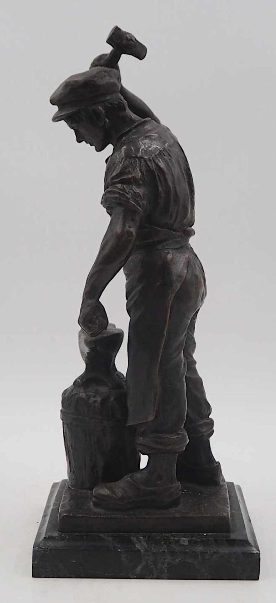 1 Bronzefigur "Schmied" auf Plinthe bezeichnet G. A. LAGANA (wohl um 1900), rücks. be - Bild 2 aus 5