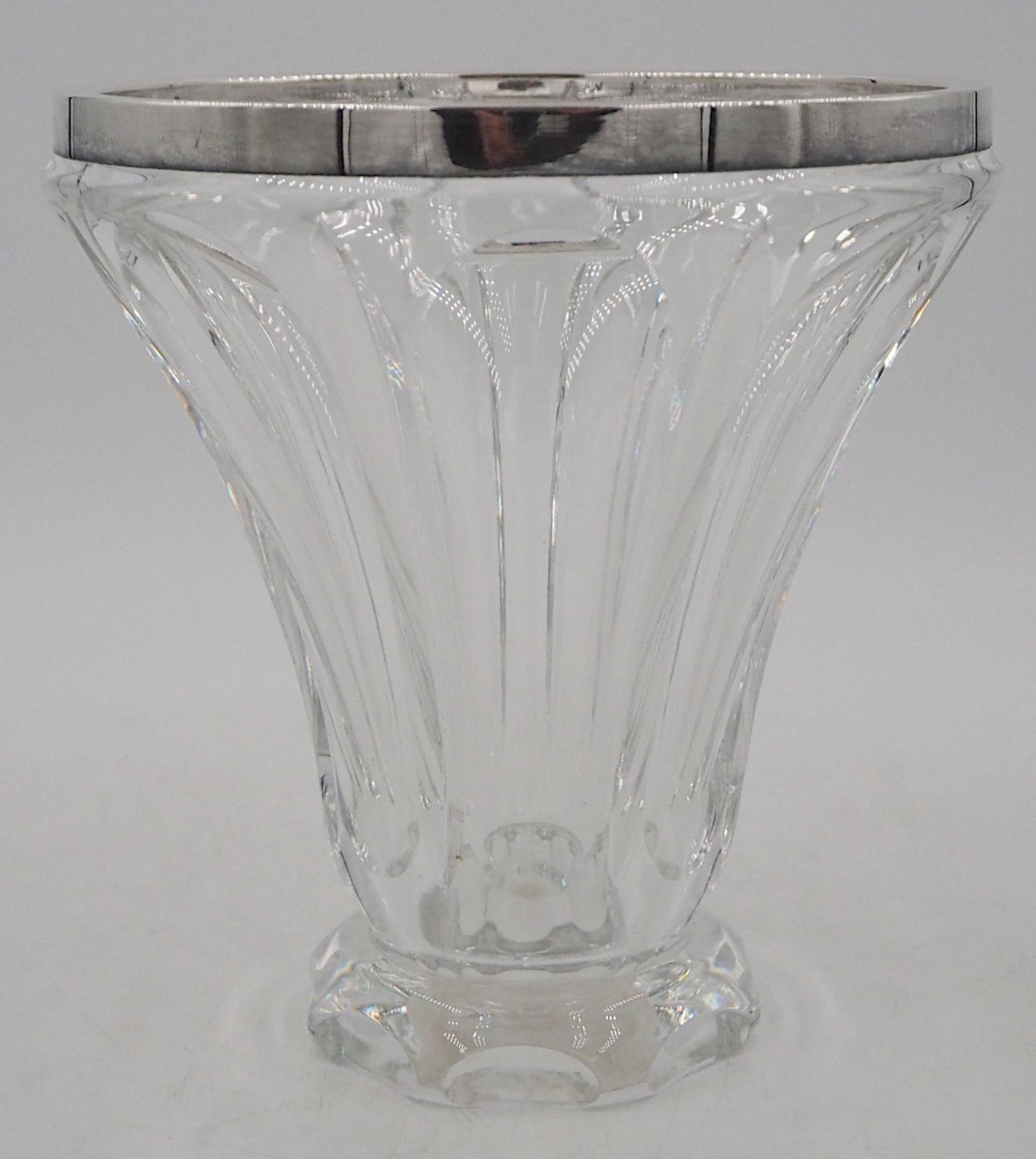 1 Kristallvase mit Montierung Silber 830 gemarkt "DEYHLE GEBRÜDER, Schwäbisch Gmünd" <br