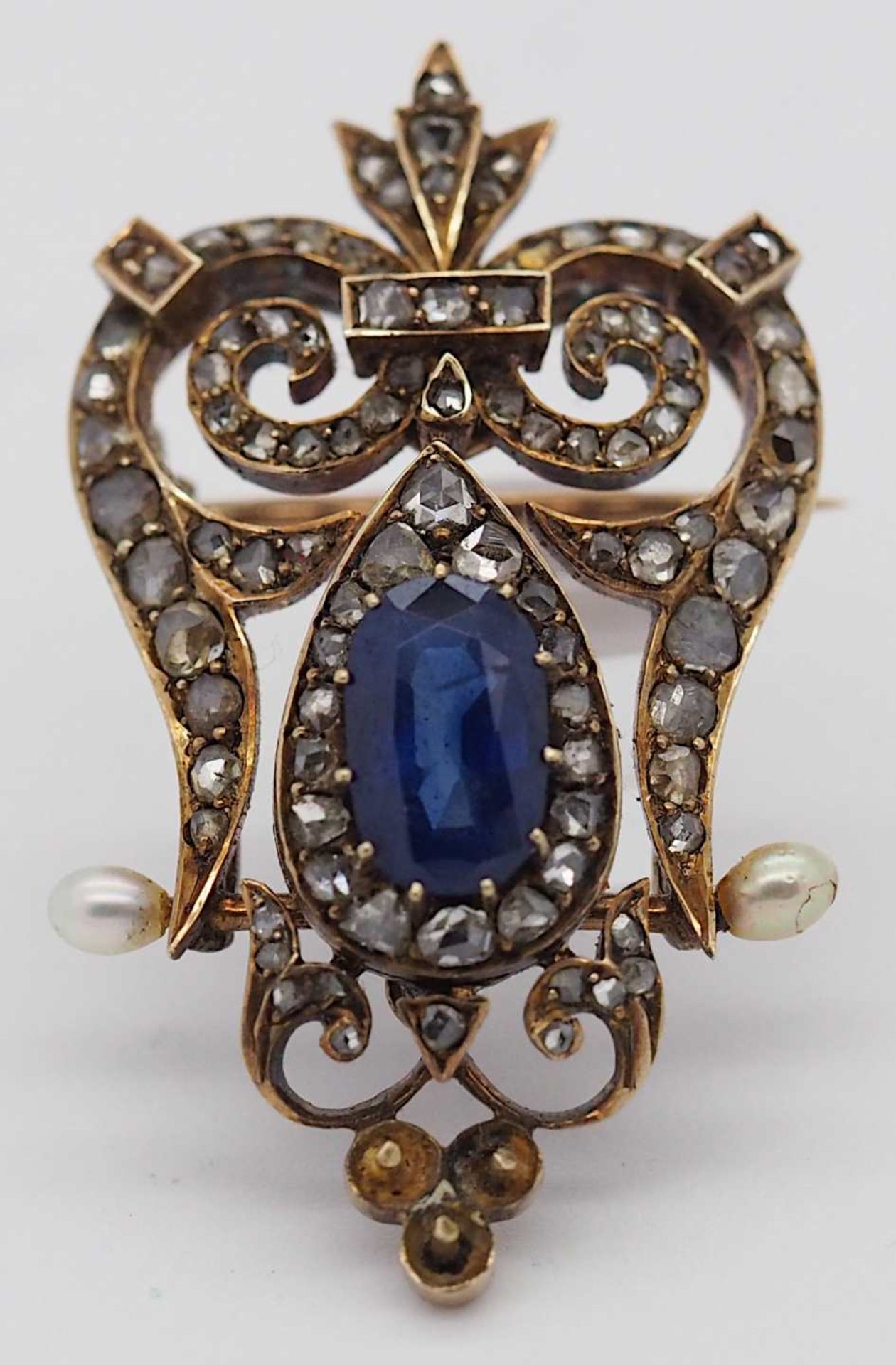 1 Brosche/Anhänger wohl ungestempelt wohl RG, um 1900 Diamantrosen, Perlen (3 Perlen