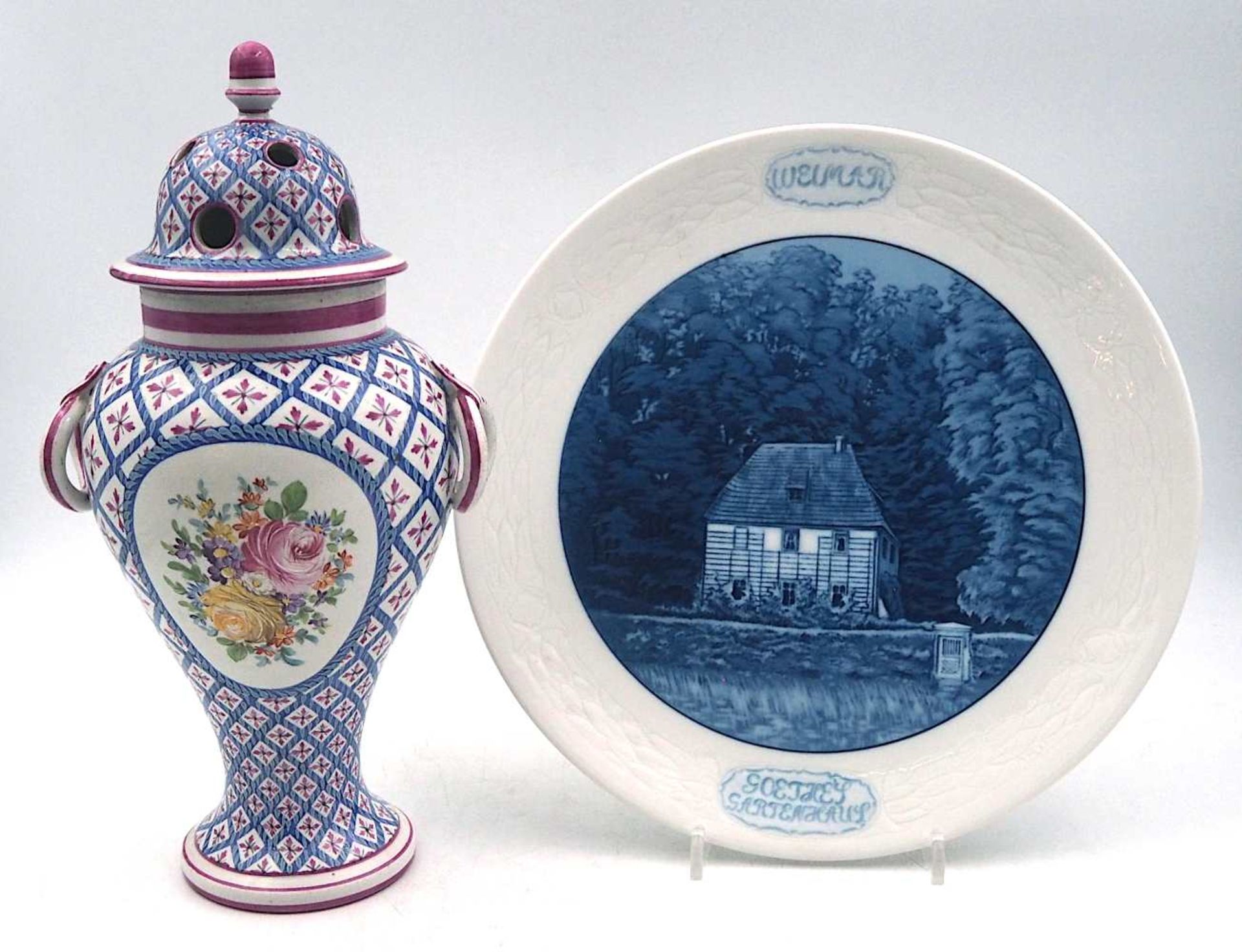 1 Wandteller Porzellan MEISSEN wohl um 1930 "Weimar/Goethe's Gartenhaus" Unterglasurma