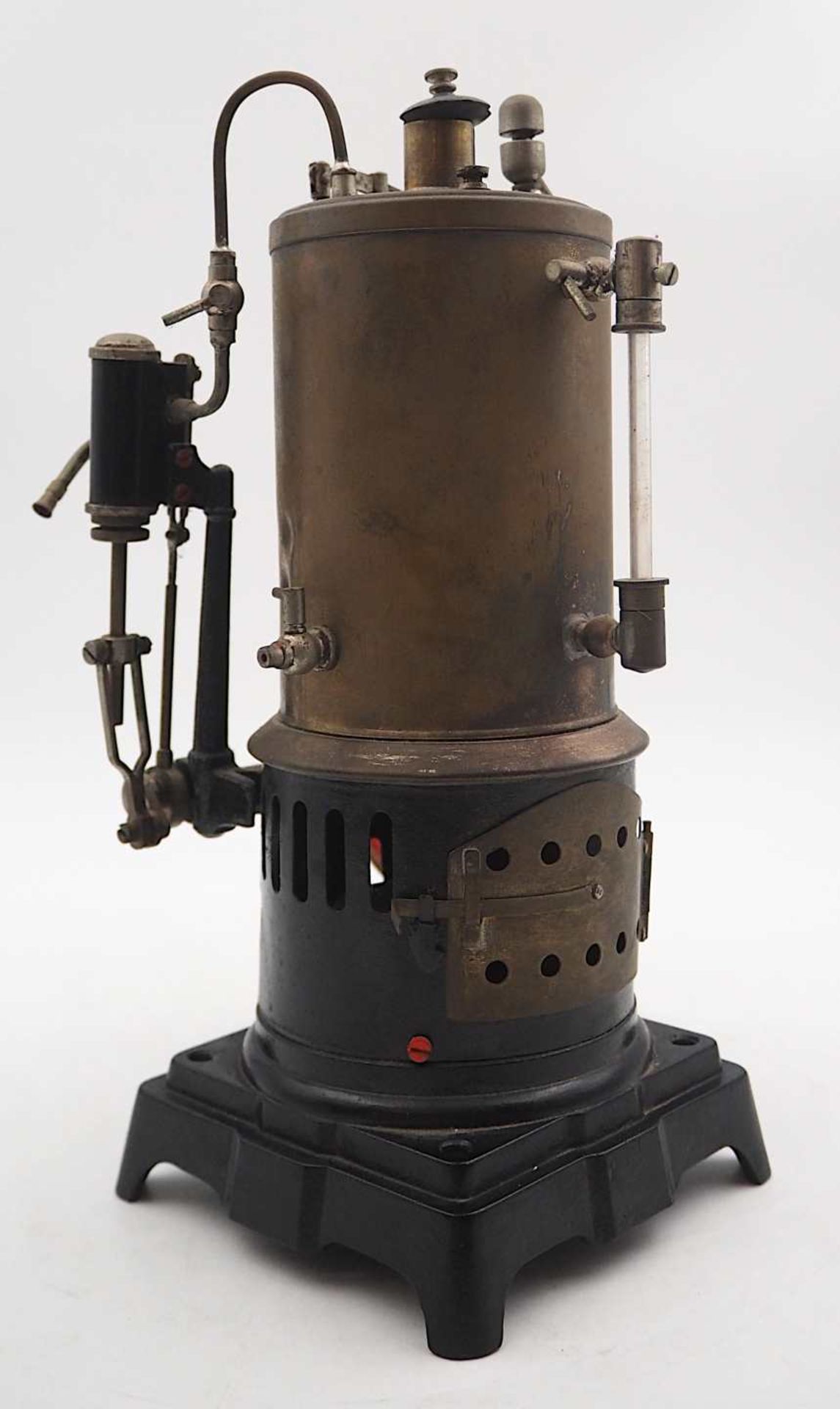 1 Dampfmaschine wohl um 1900/1910, Metall/Messing mit Kocher, Schwungrad u.a., H ca. 2
