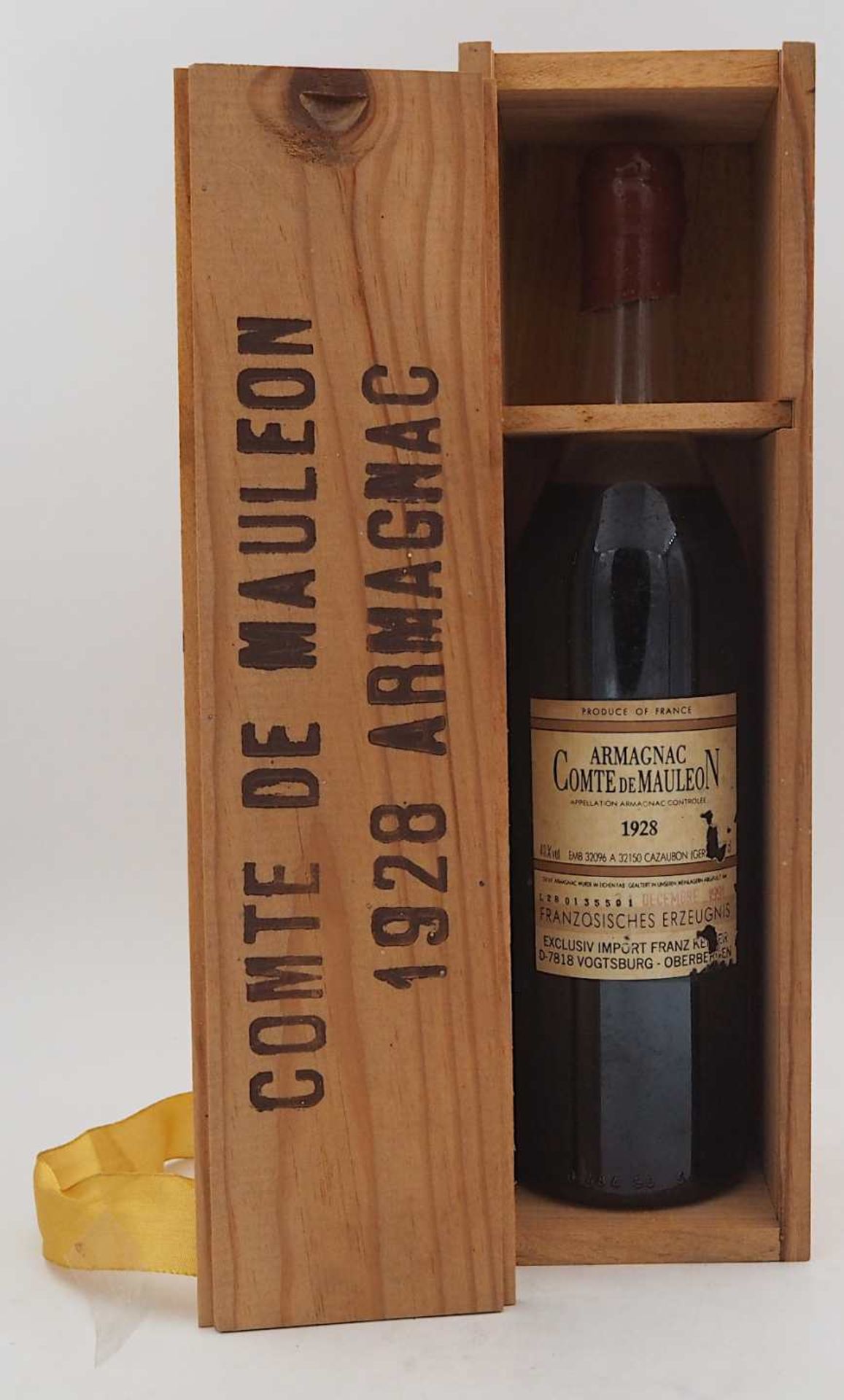 1 Flasche Armagnac Comte de Mauleon 1928 Kapsel intakt, Etikett intakt Provenienz: