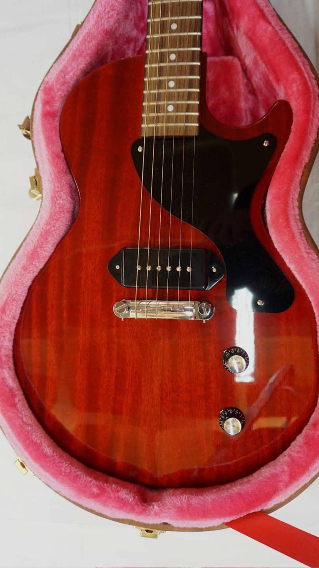 1 E-Gitarre TOKAI "Love Rock", Japan rot/schwarz lackert, L ca. 99cm, min. Zubehör, i - Bild 4 aus 5