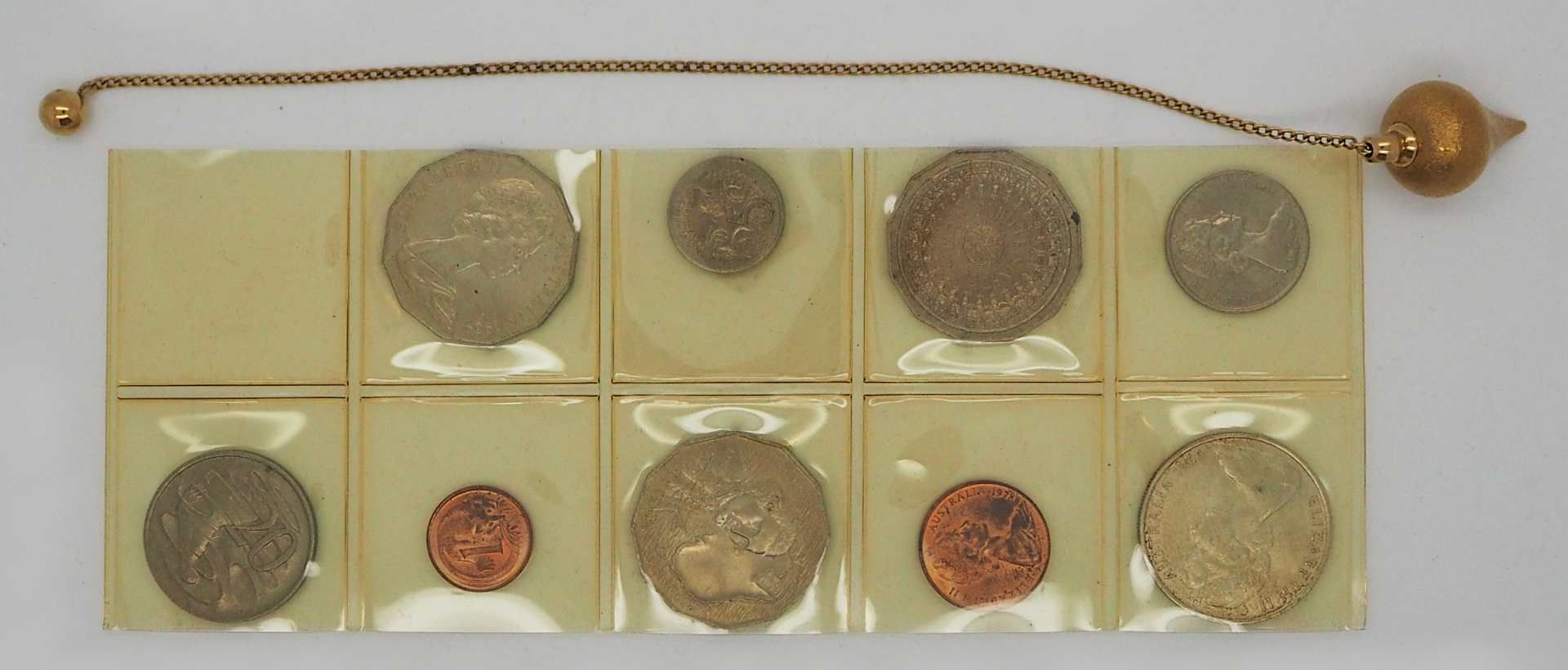 1 Konv. Münzen Medaillen Si. u.a. BRD Kanada versch. Länder Zahlgeld u.a. im Koffer - Bild 2 aus 2