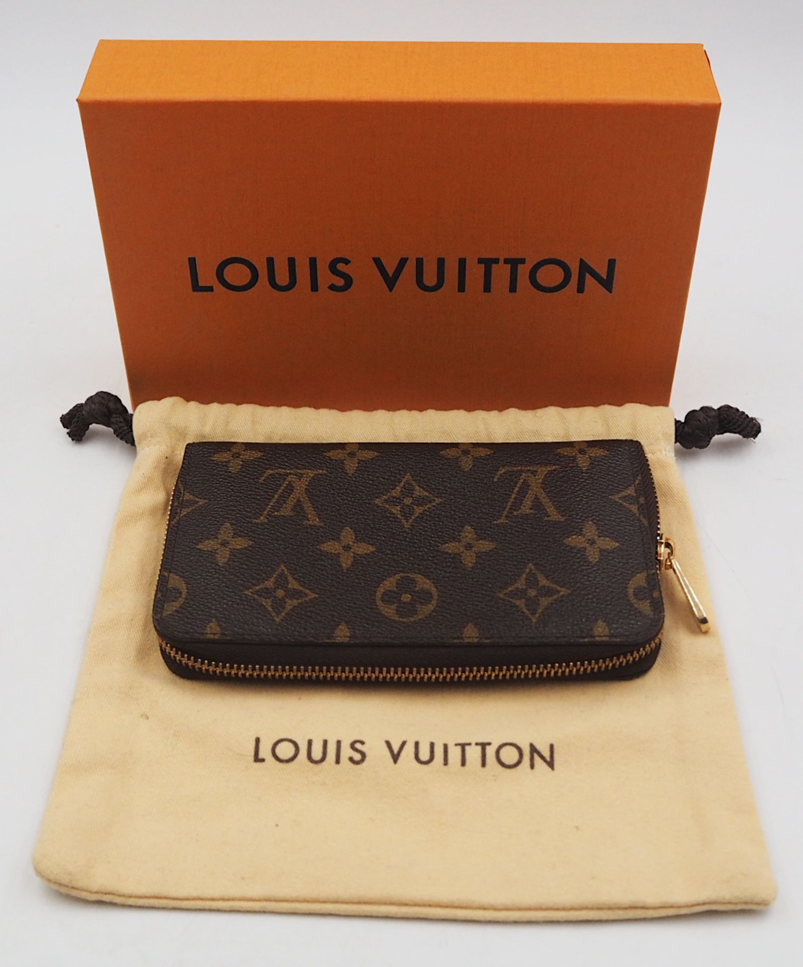 1 Geldbörse LOUIS VUITTON "Monogram" B ca. 16,5cm, H ca. 9,5cm Gsp. - Bild 2 aus 2